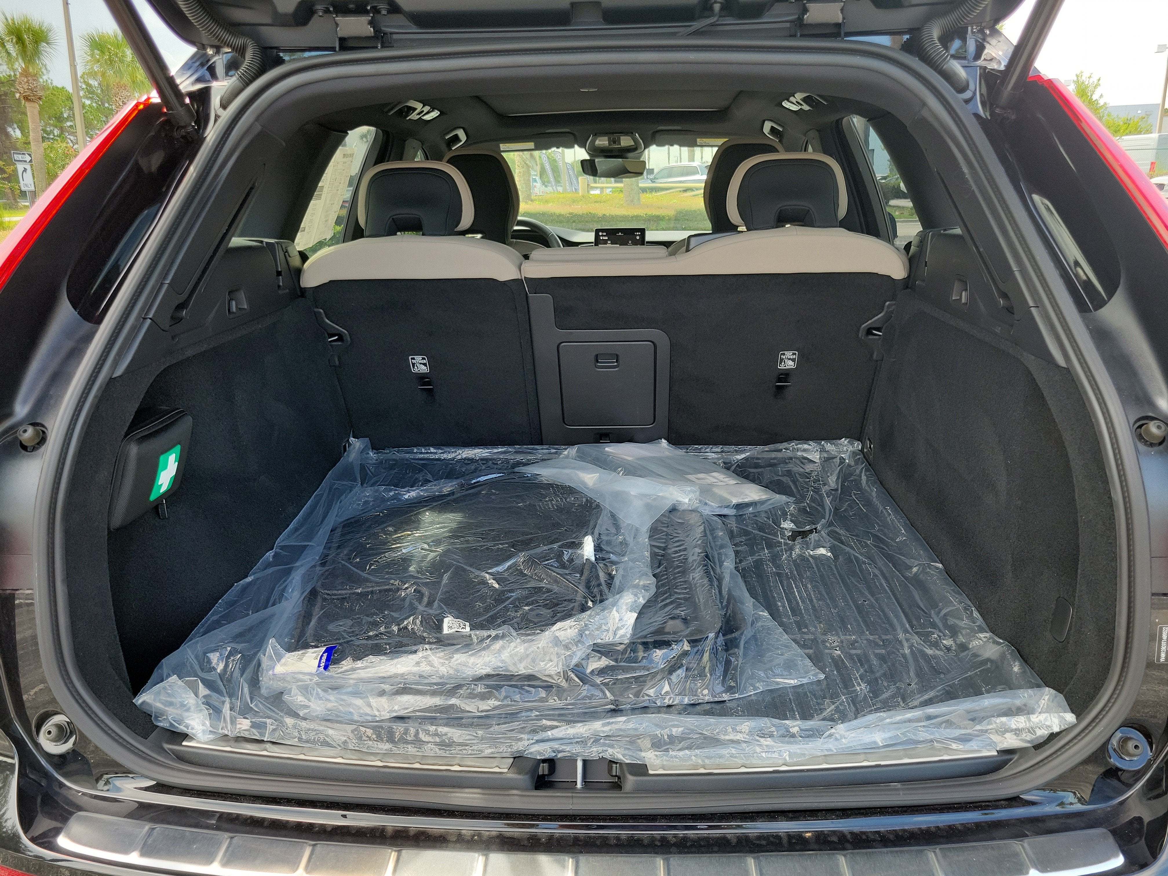 2026 Volvo XC60 Plus
