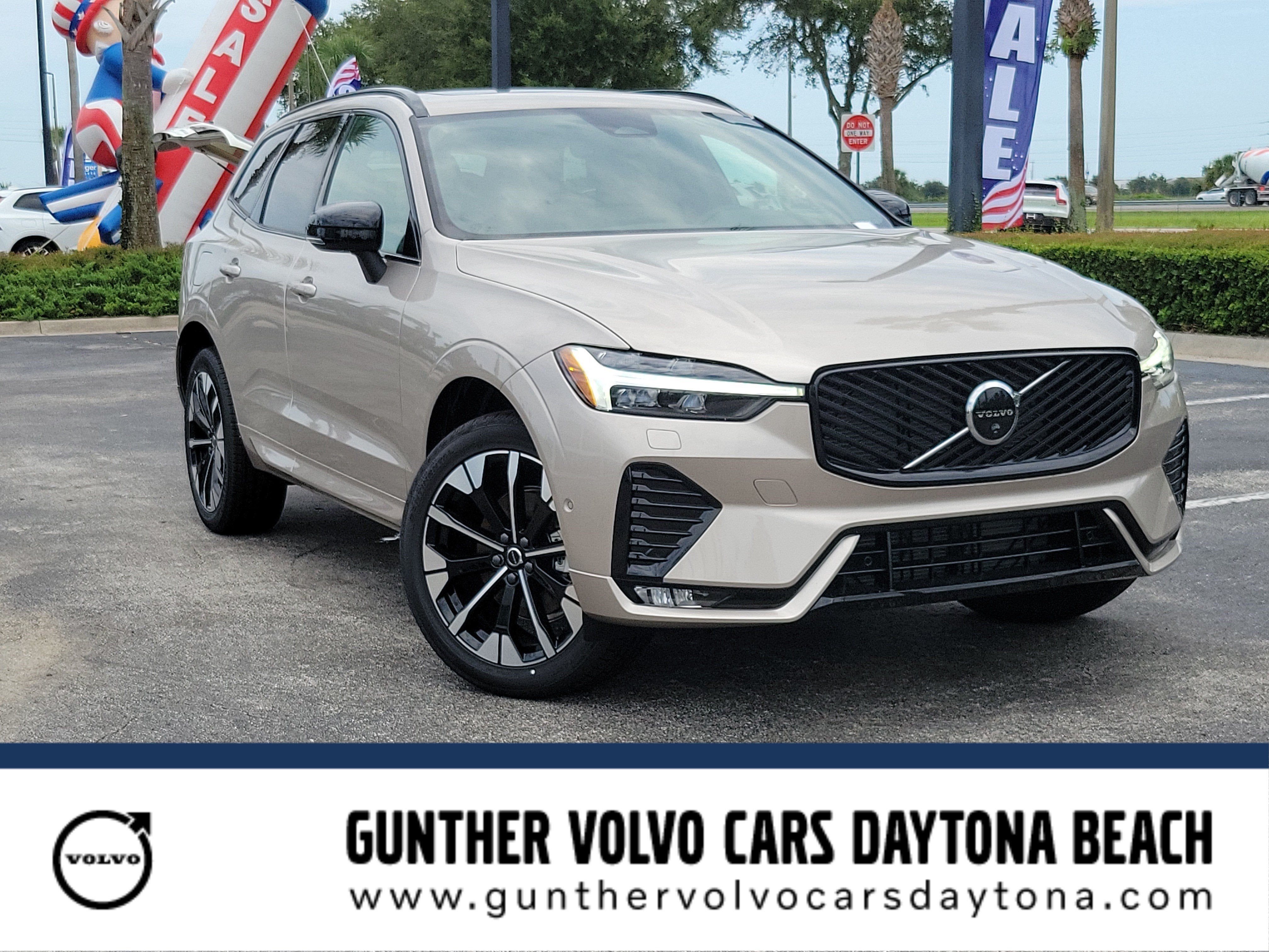 2026 Volvo XC60 Plus