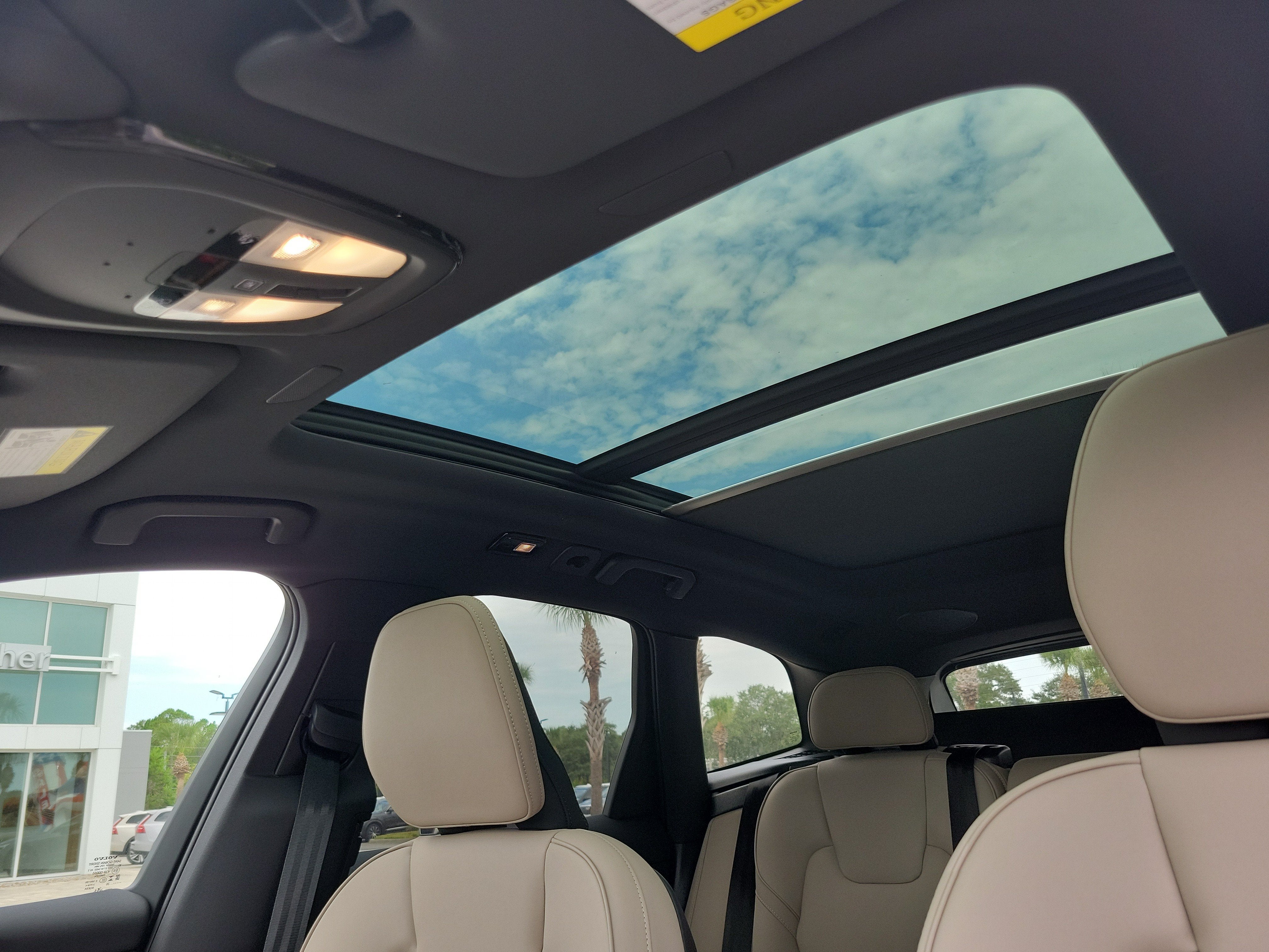 2026 Volvo XC60 Plus