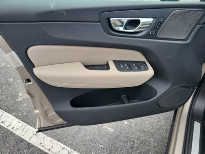 2026 Volvo XC60 Plus