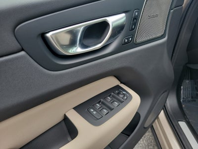 2026 Volvo XC60 Plus