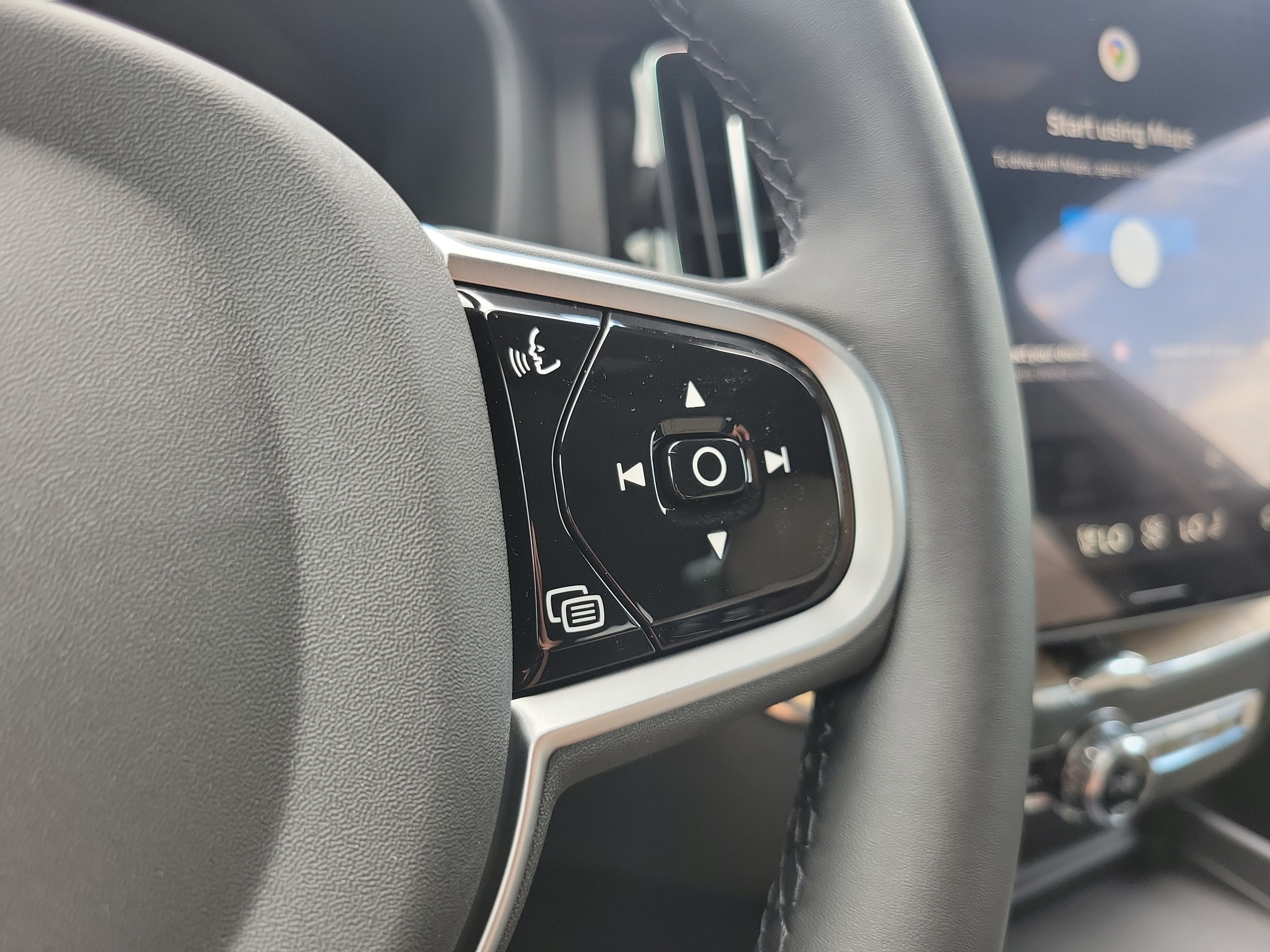 2026 Volvo XC60 Plus