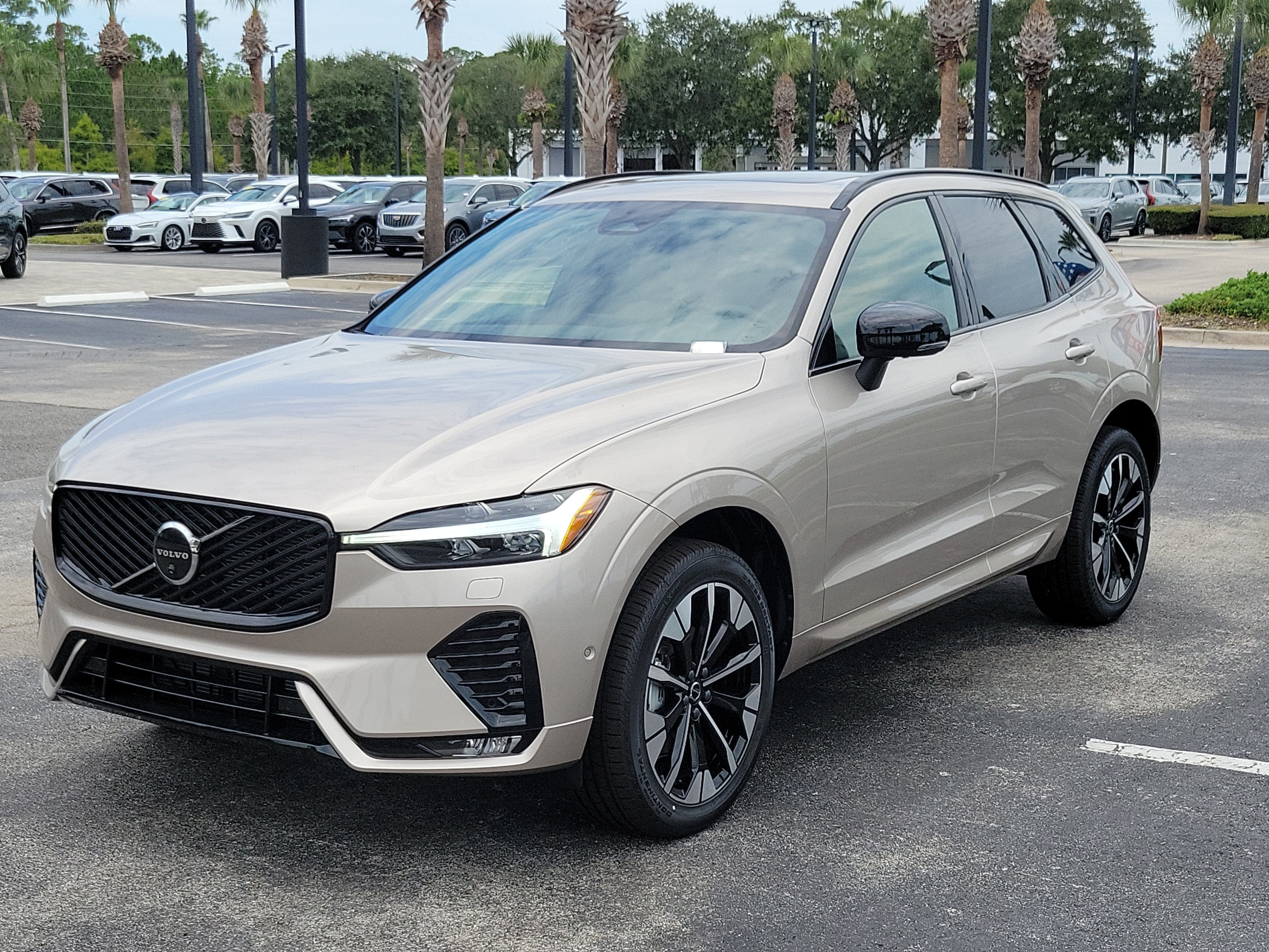 2026 Volvo XC60 Plus