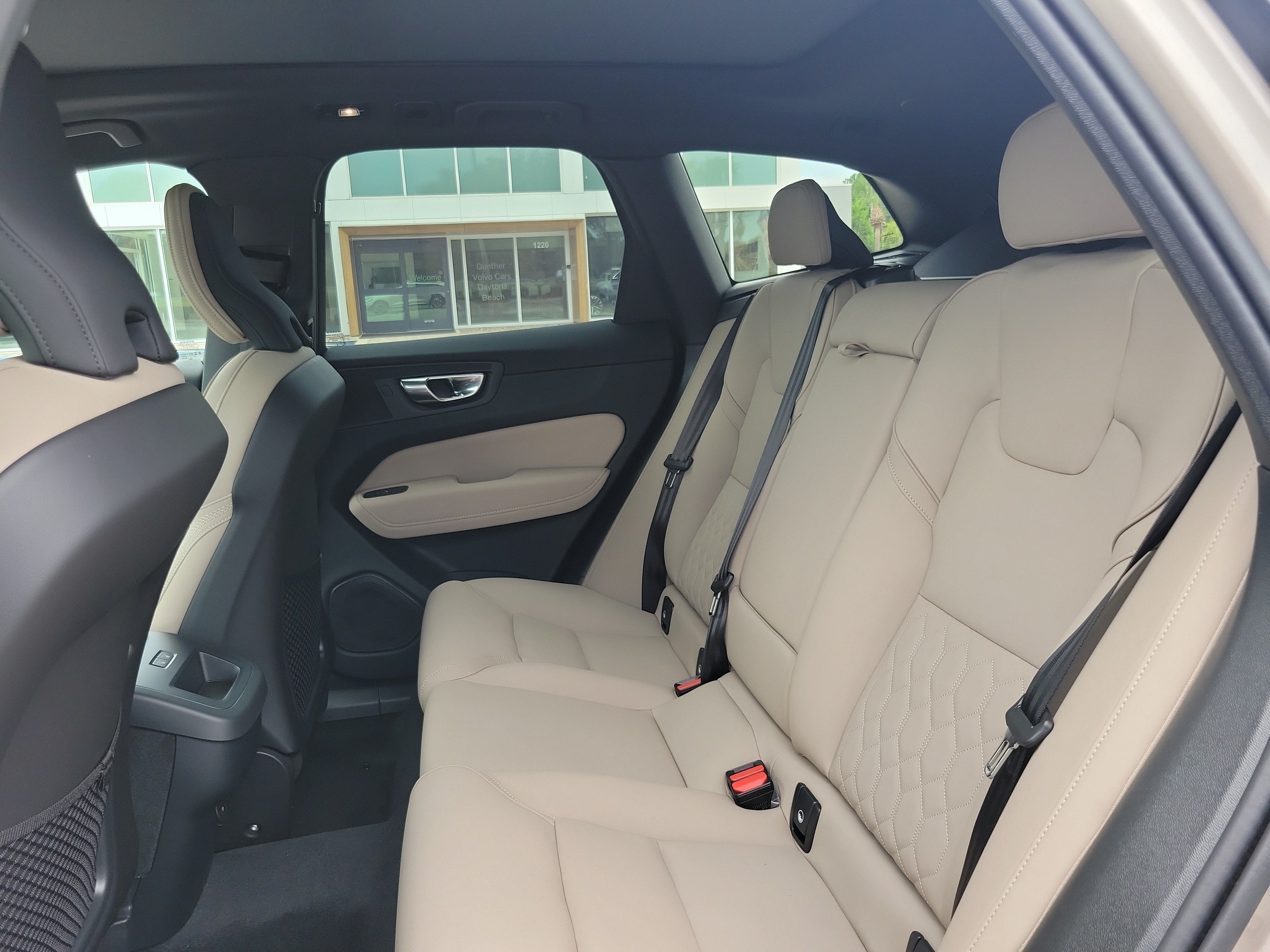 2026 Volvo XC60 Plus
