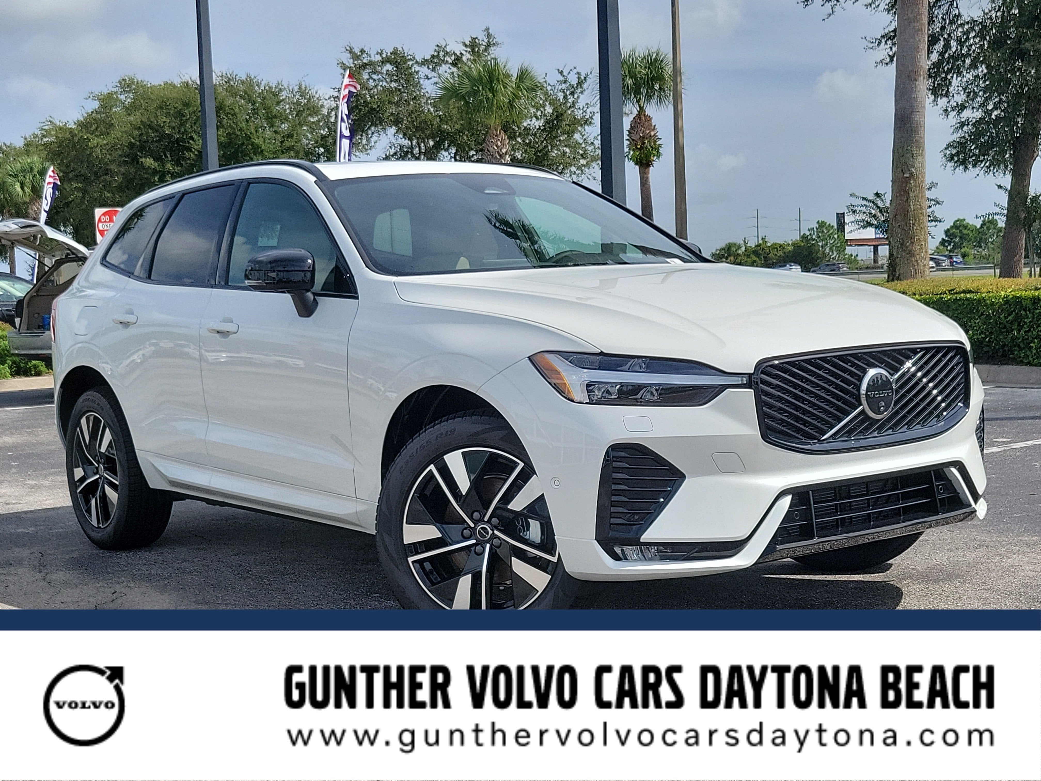 2026 Volvo XC60 Plus