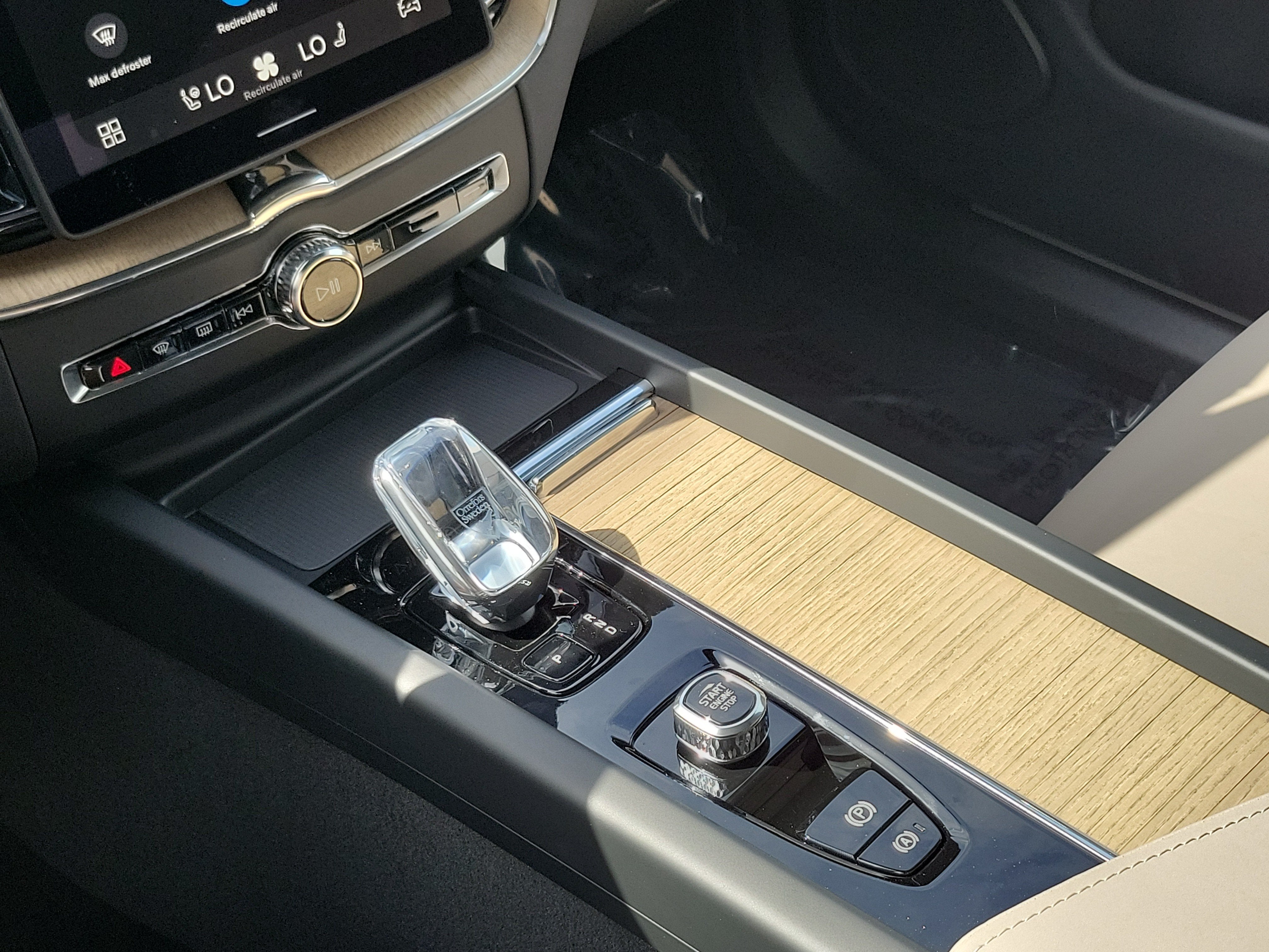 2026 Volvo XC60 Plus