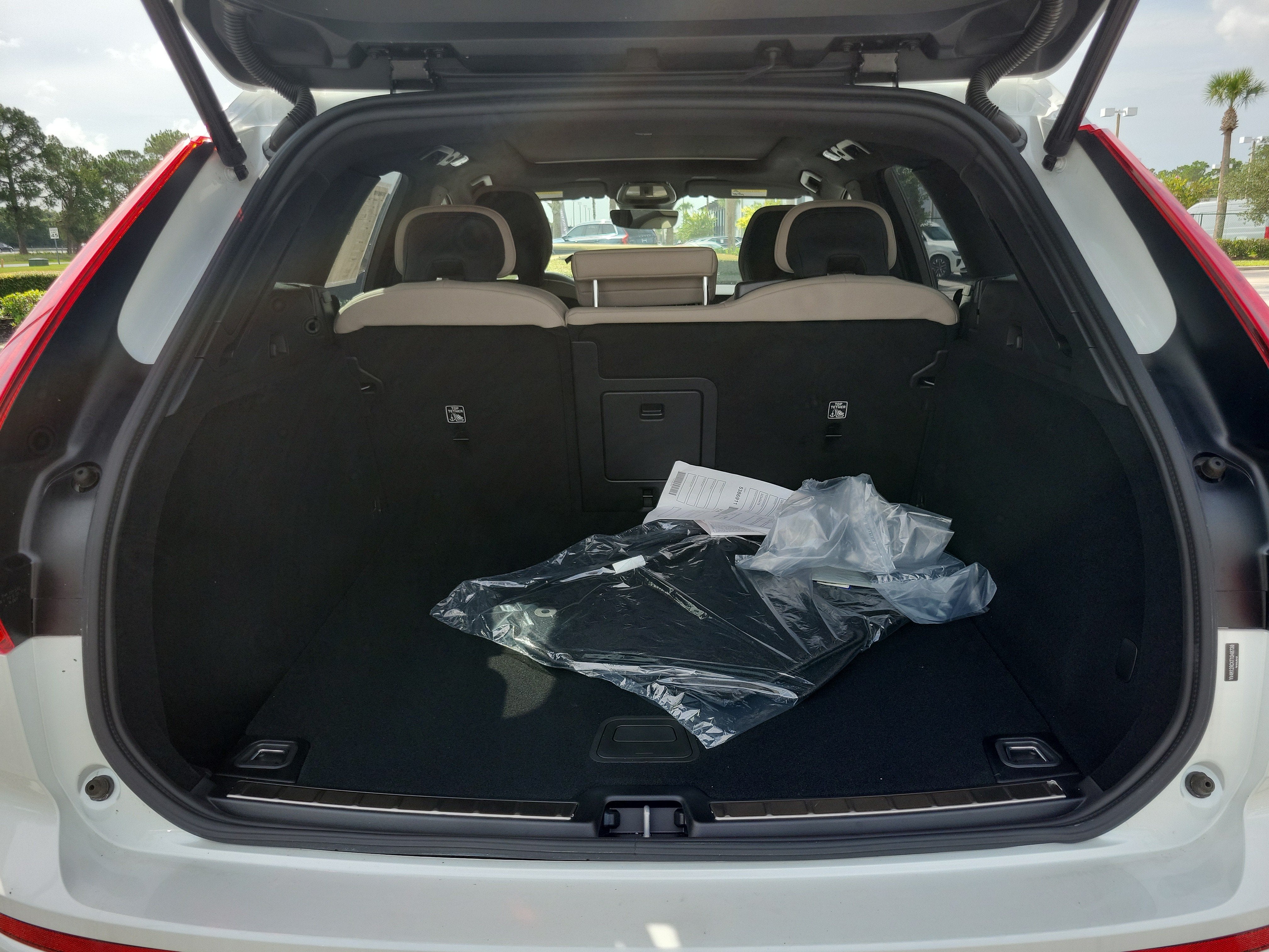 2026 Volvo XC60 Plus