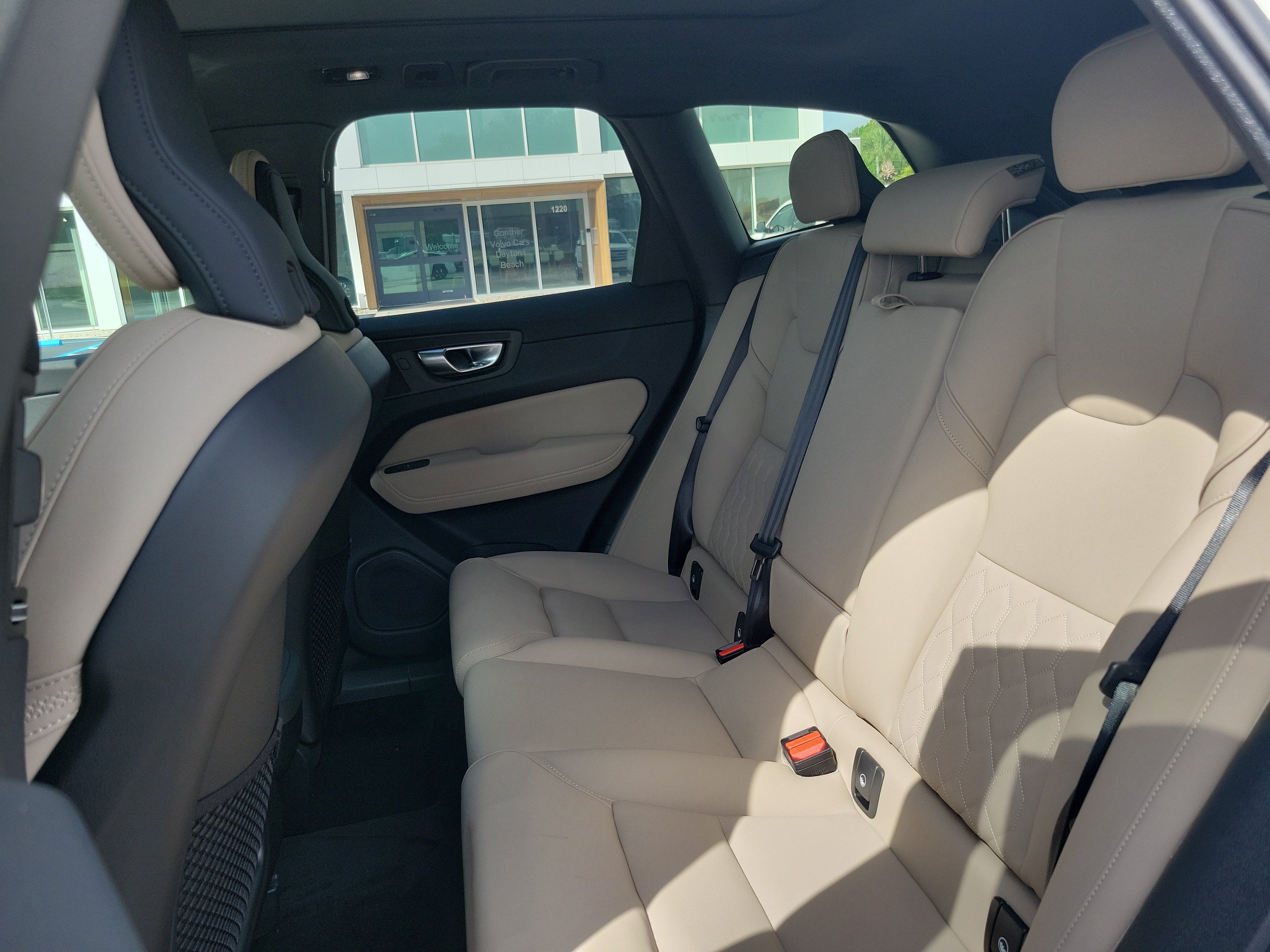 2026 Volvo XC60 Plus