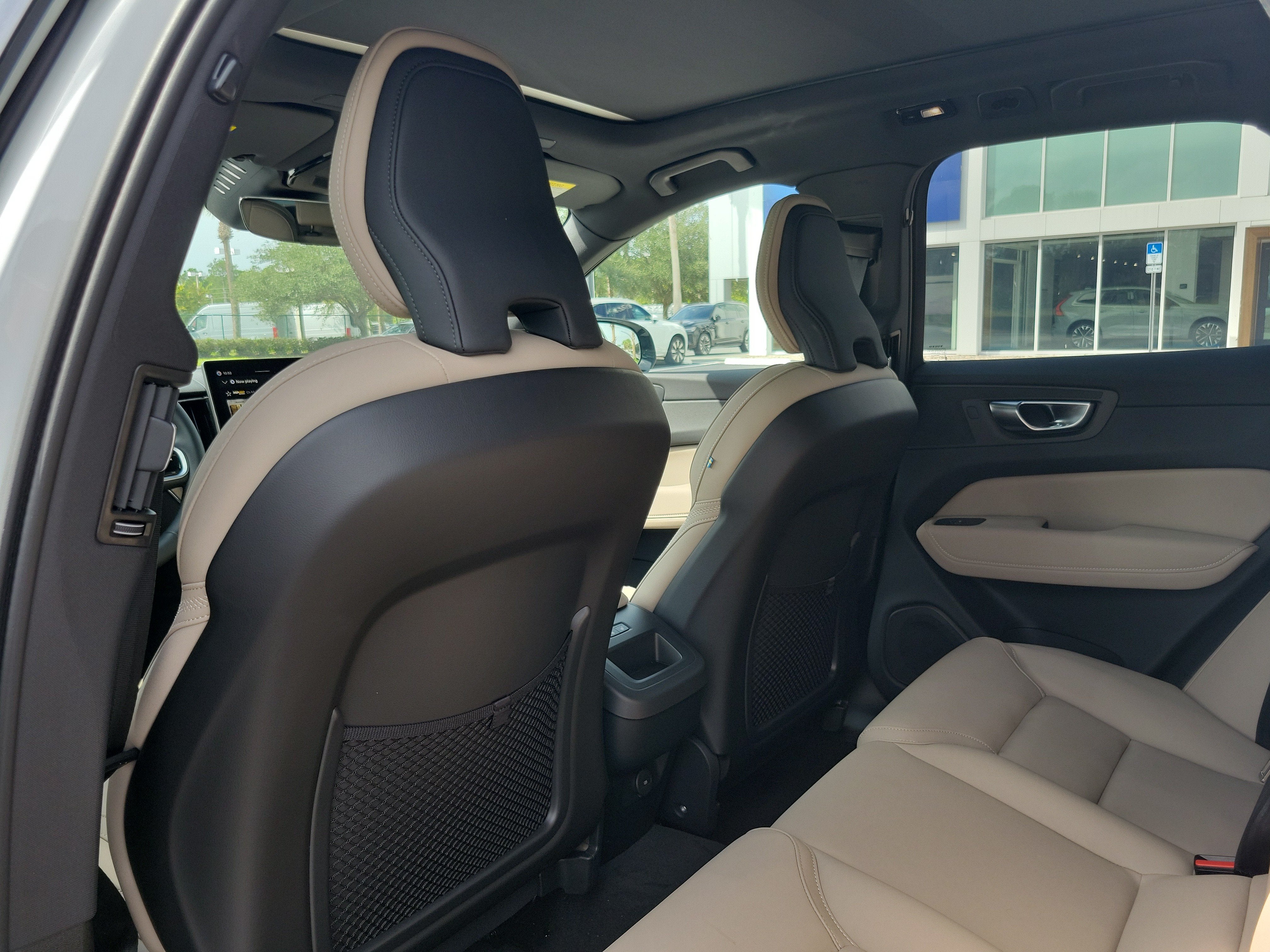 2026 Volvo XC60 Plus