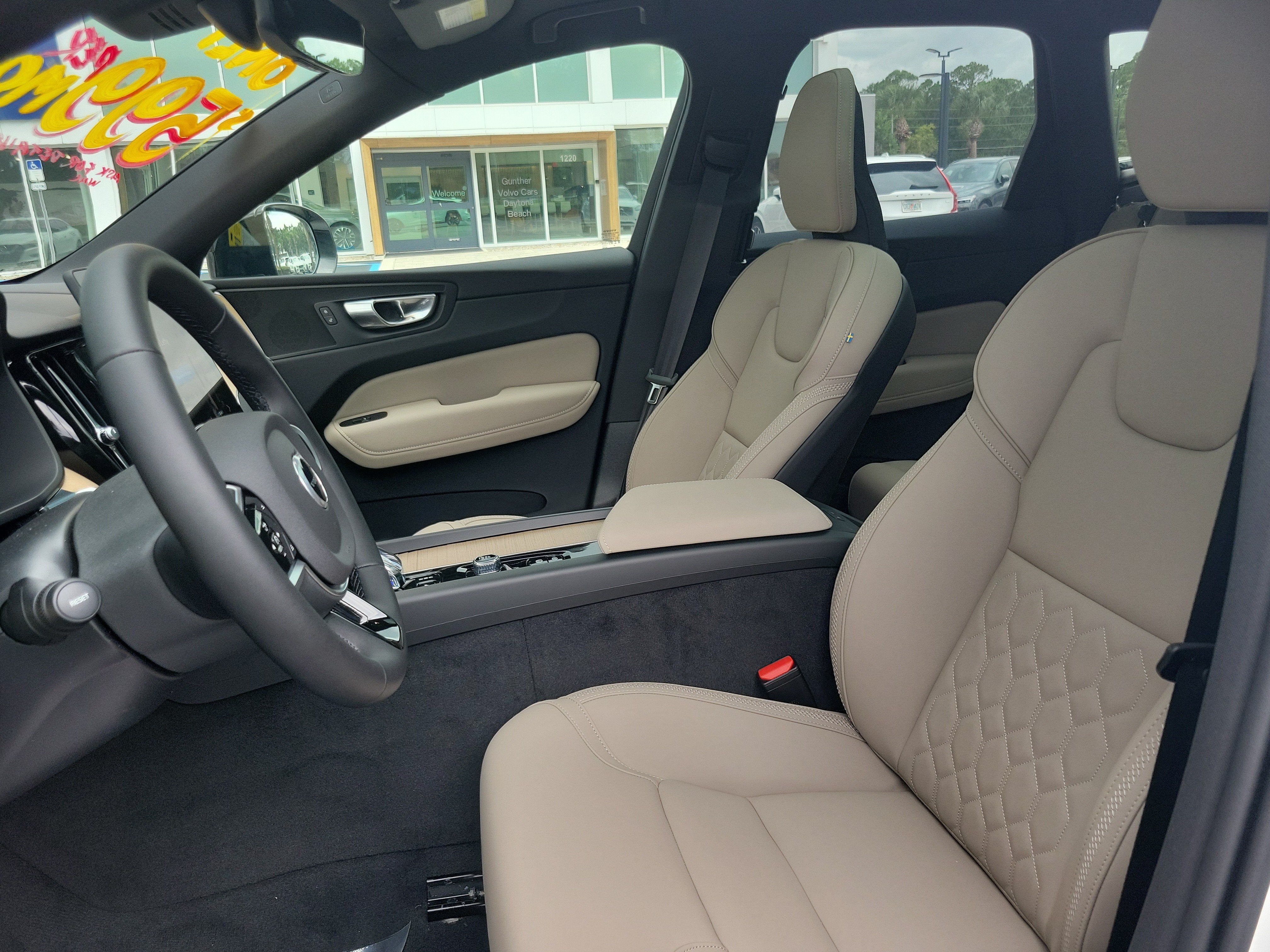 2026 Volvo XC60 Plus