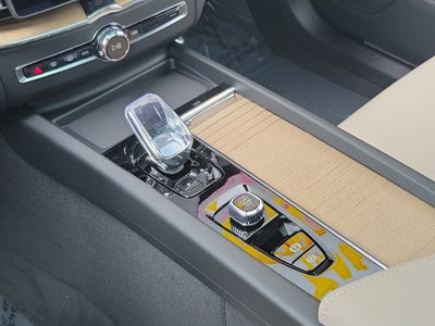2026 Volvo XC60 Plus