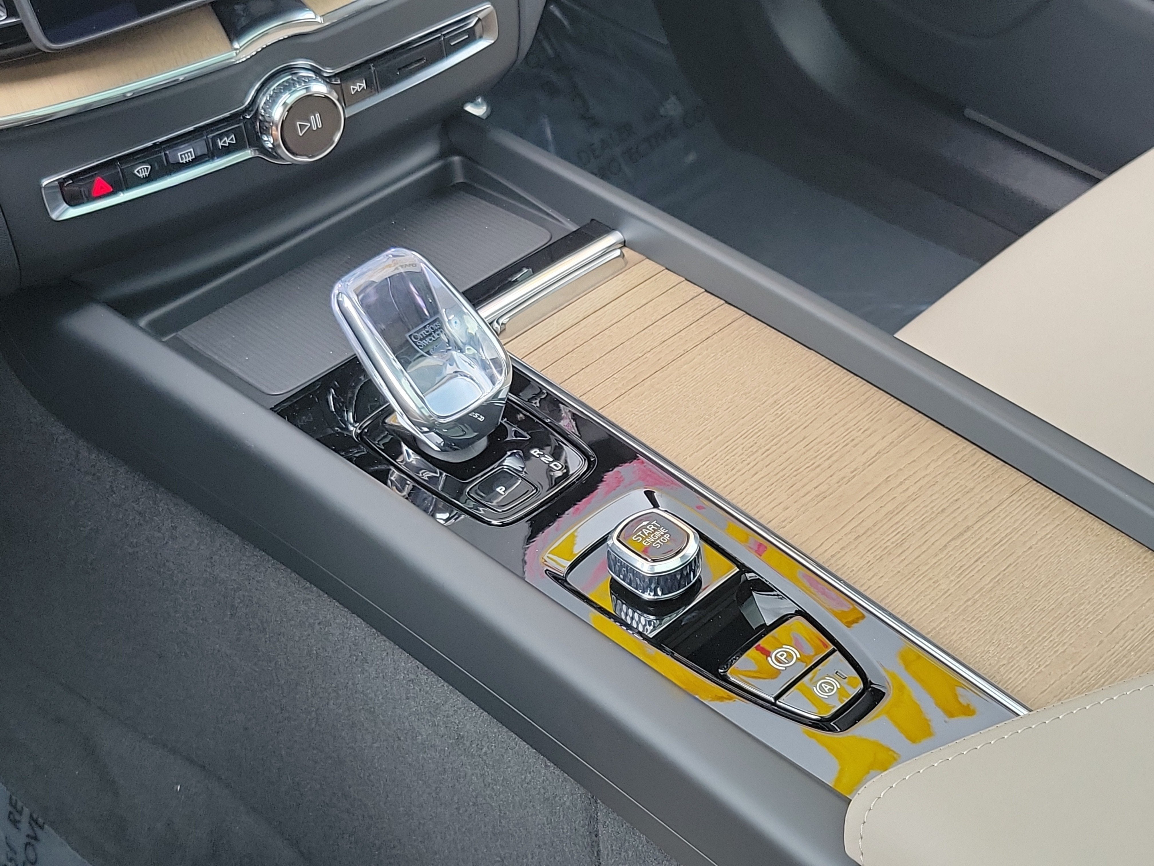 2026 Volvo XC60 Plus