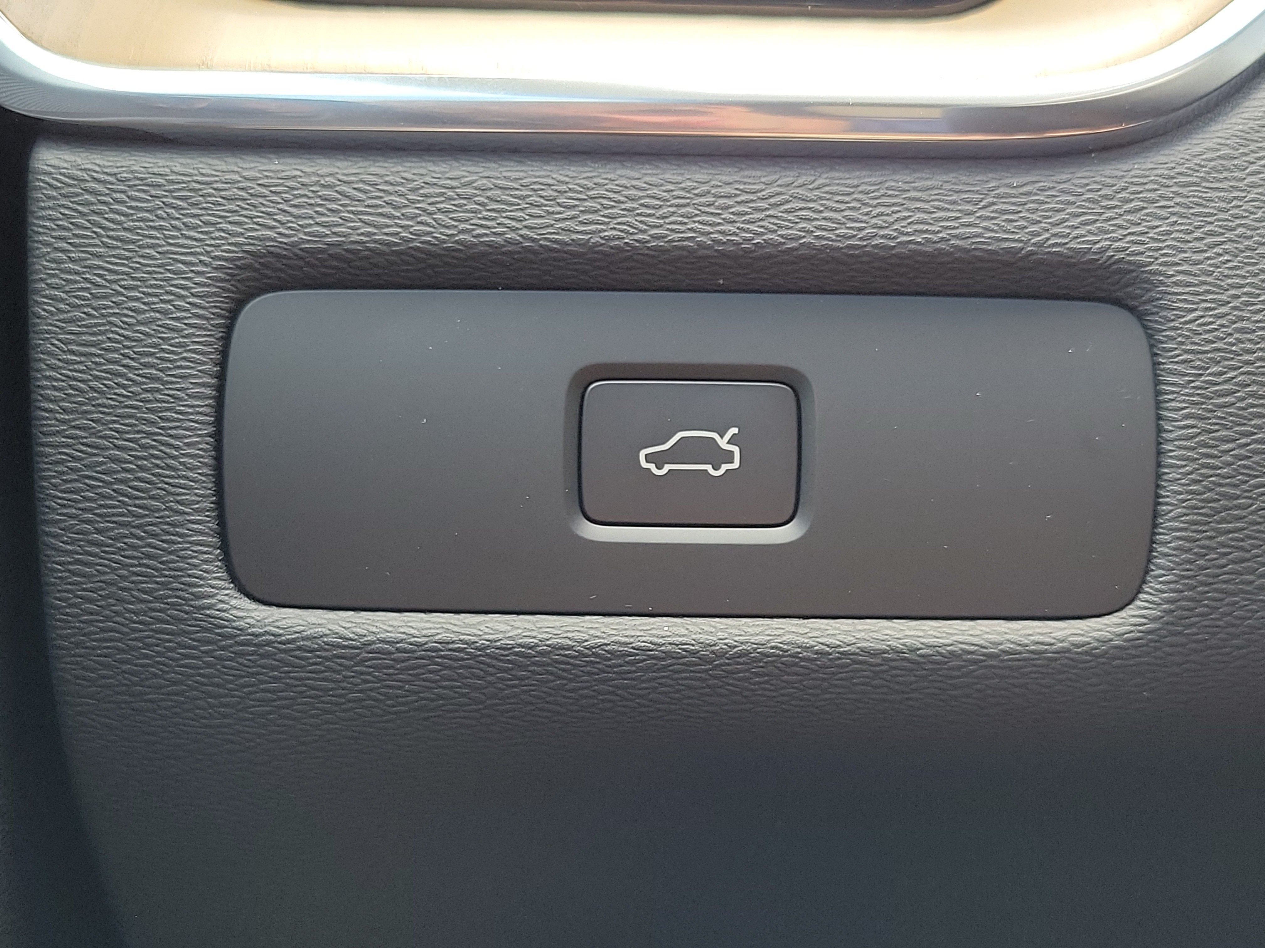 2026 Volvo XC60 Plus
