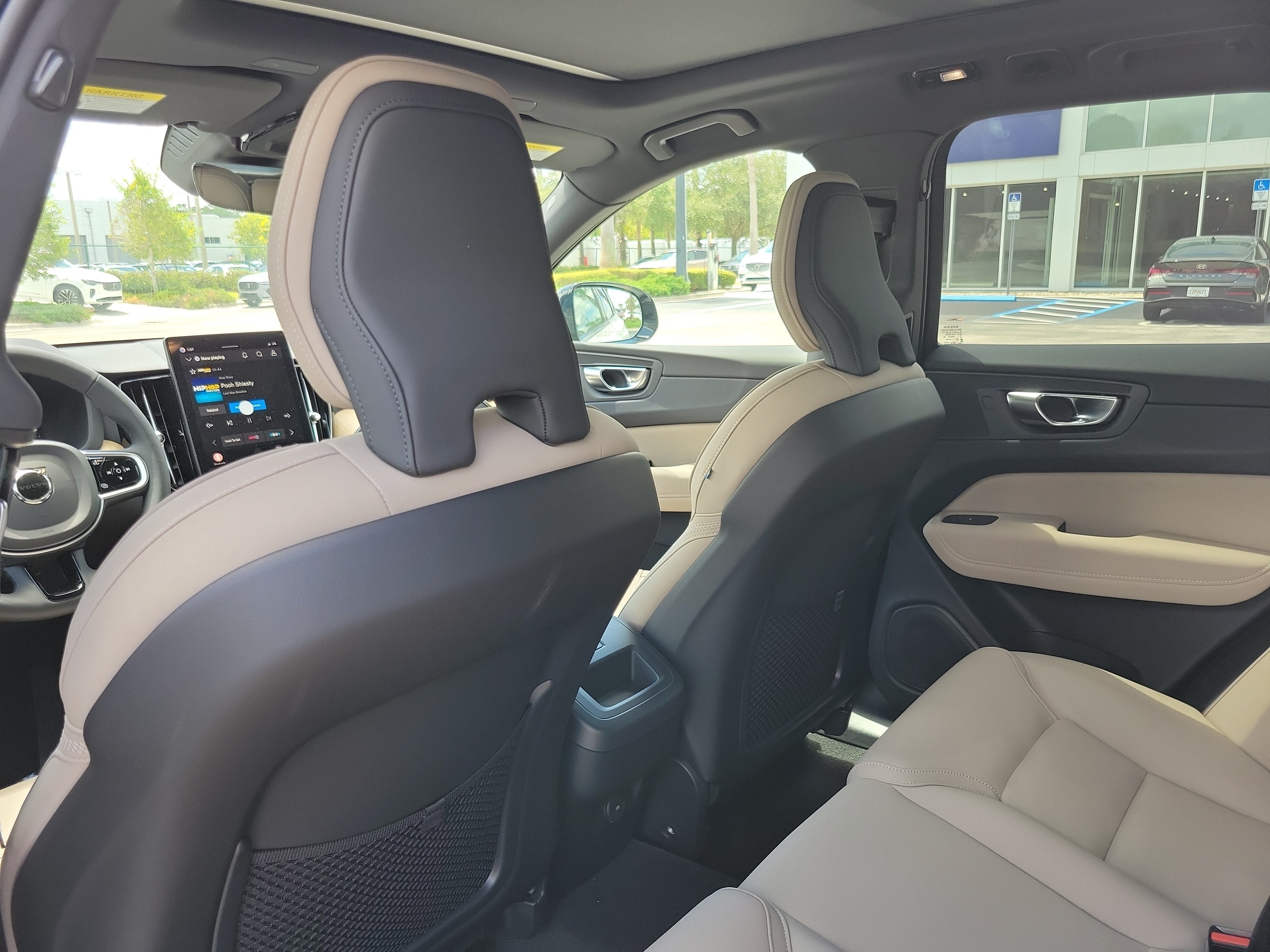 2026 Volvo XC60 Plus