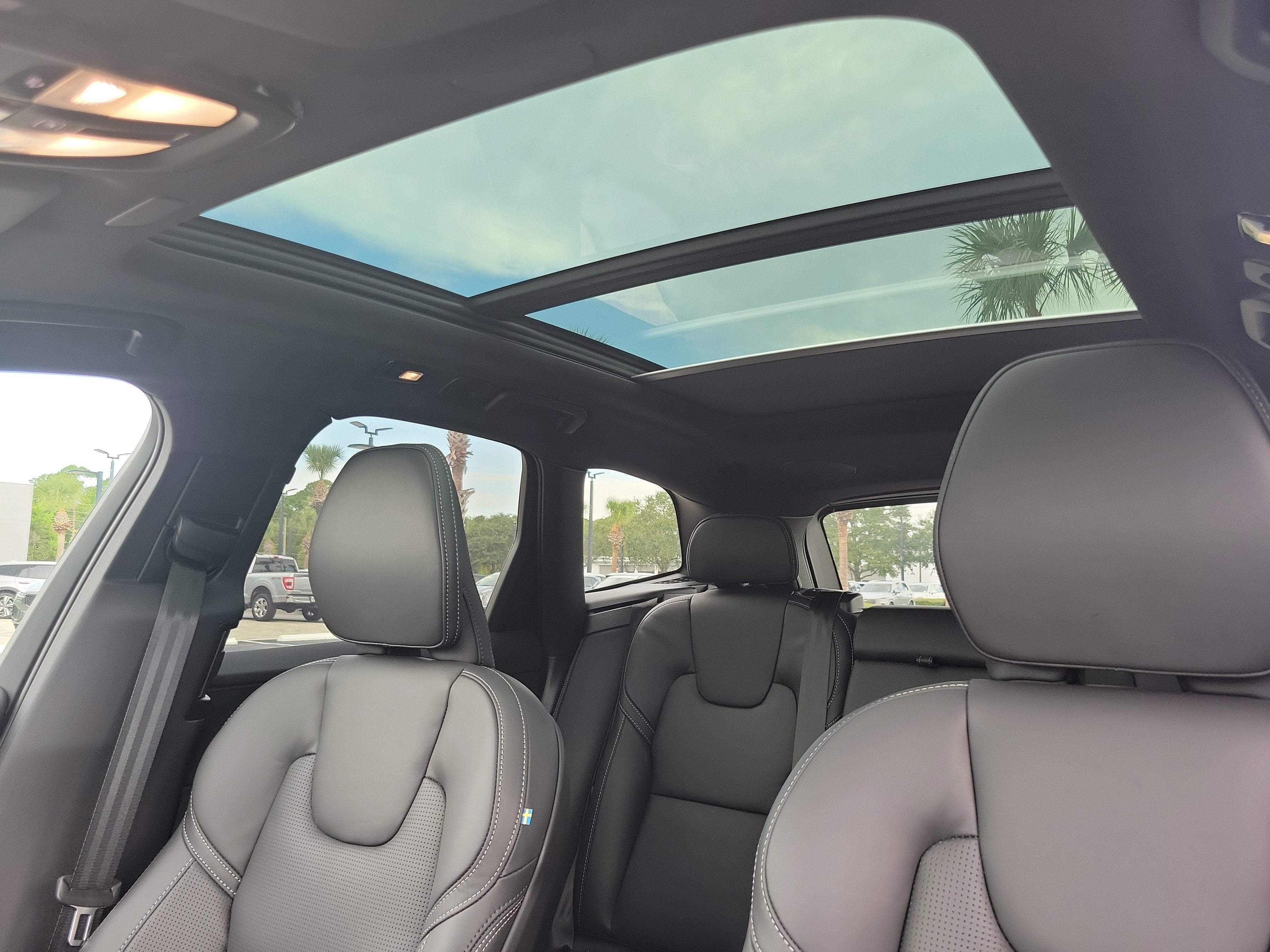 2026 Volvo XC60 Ultra Black Edition