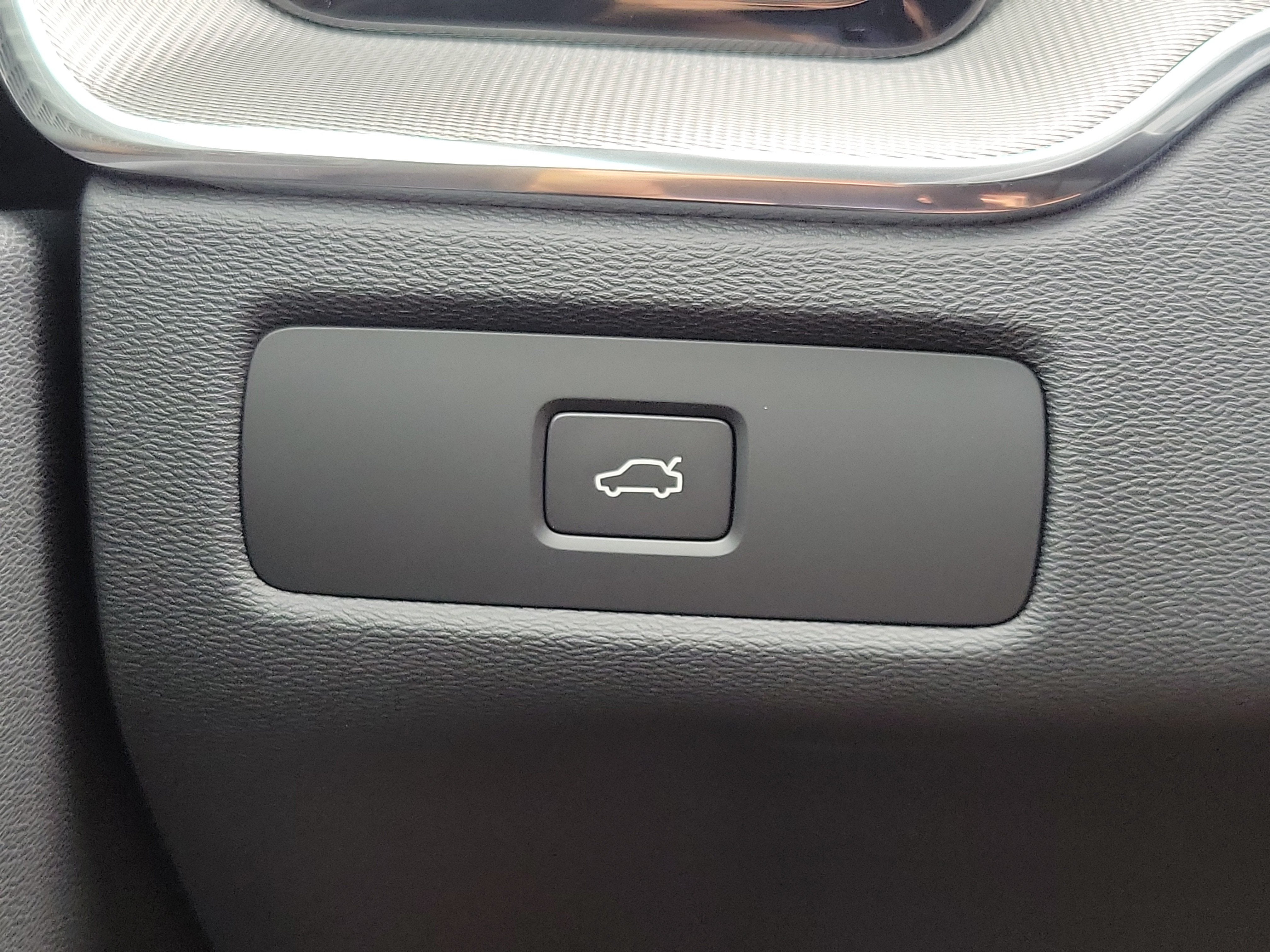 2026 Volvo XC60 Ultra Black Edition