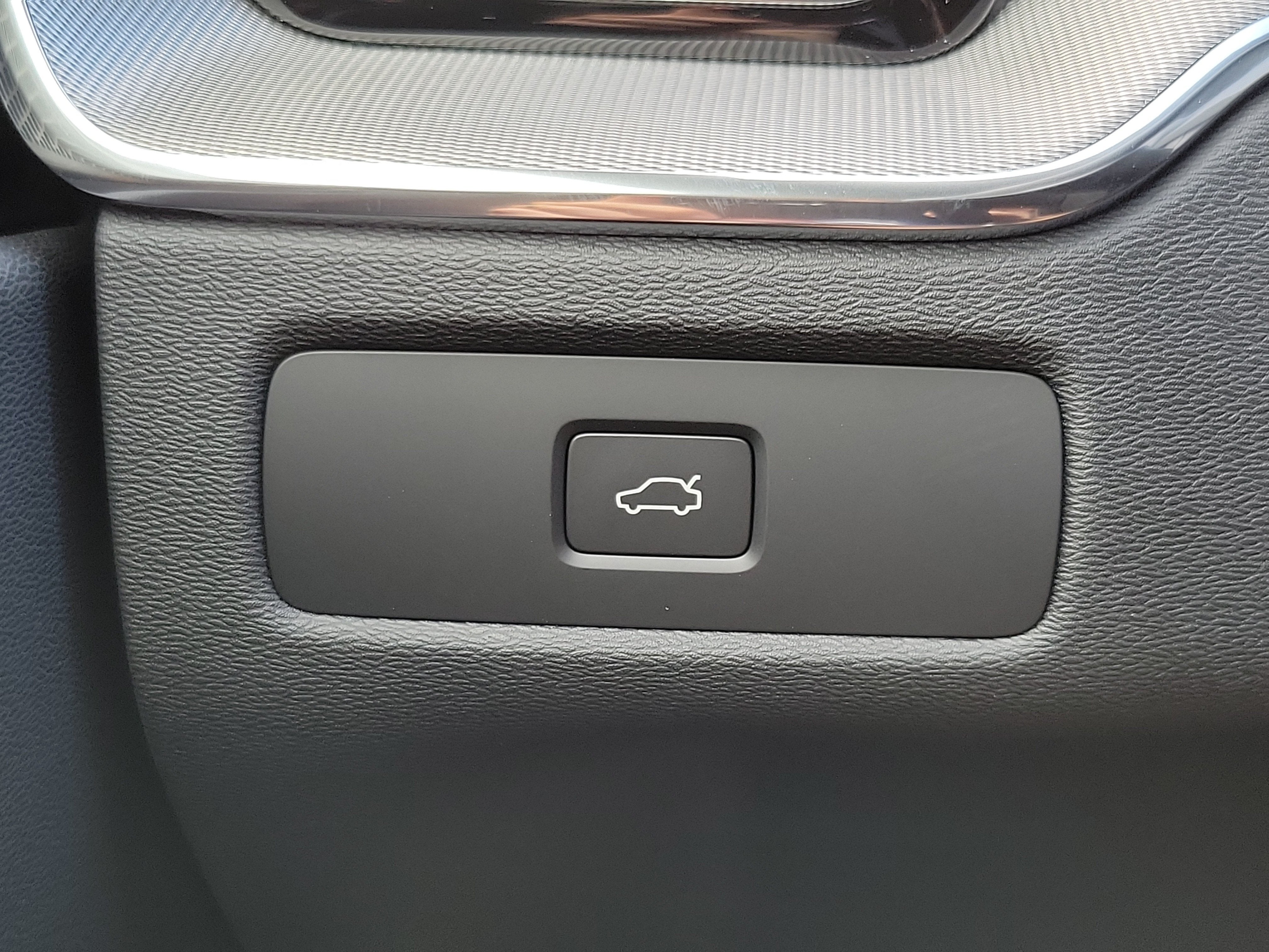 2026 Volvo XC60 Ultra Black Edition