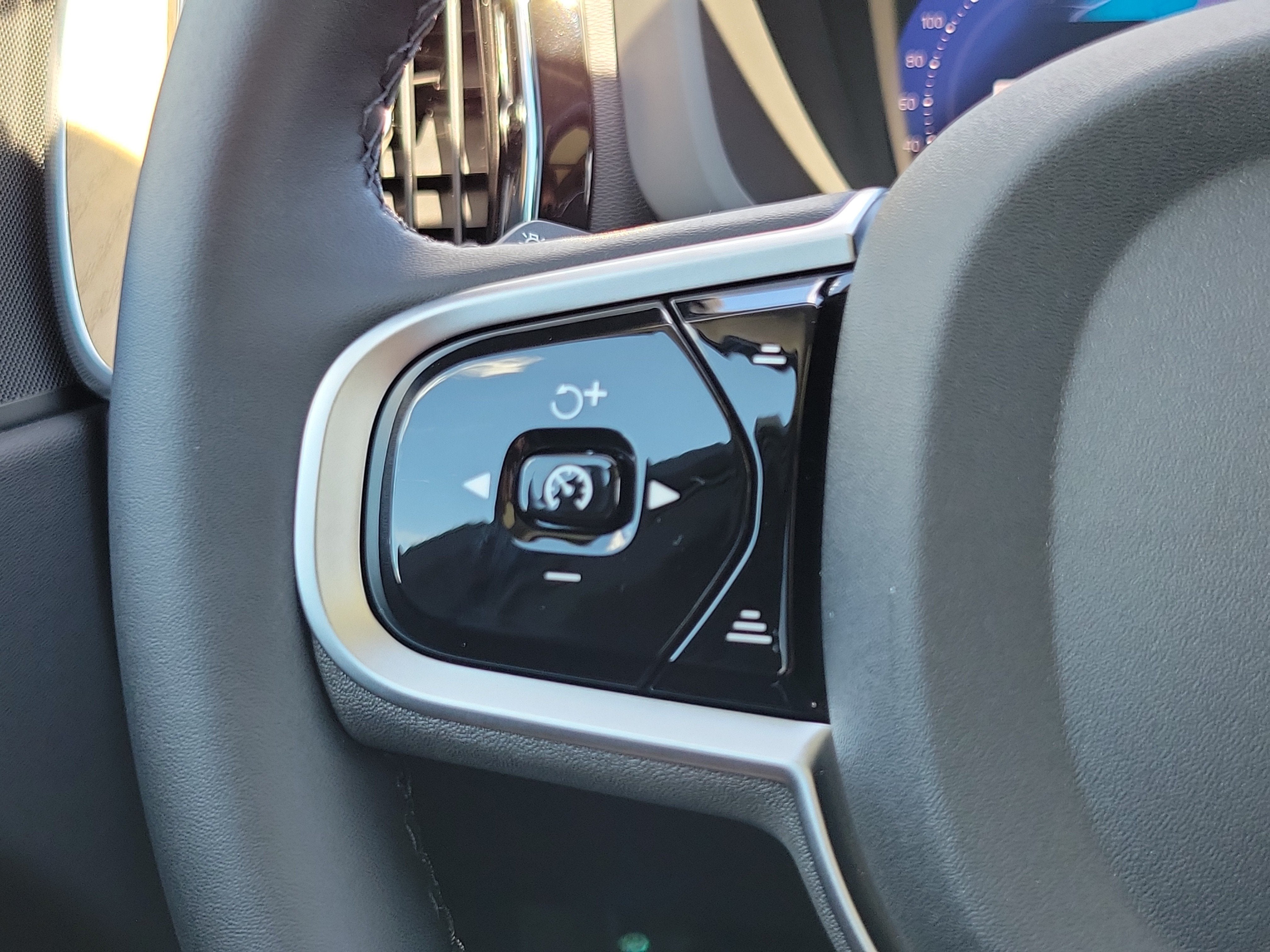 2026 Volvo XC60 Core