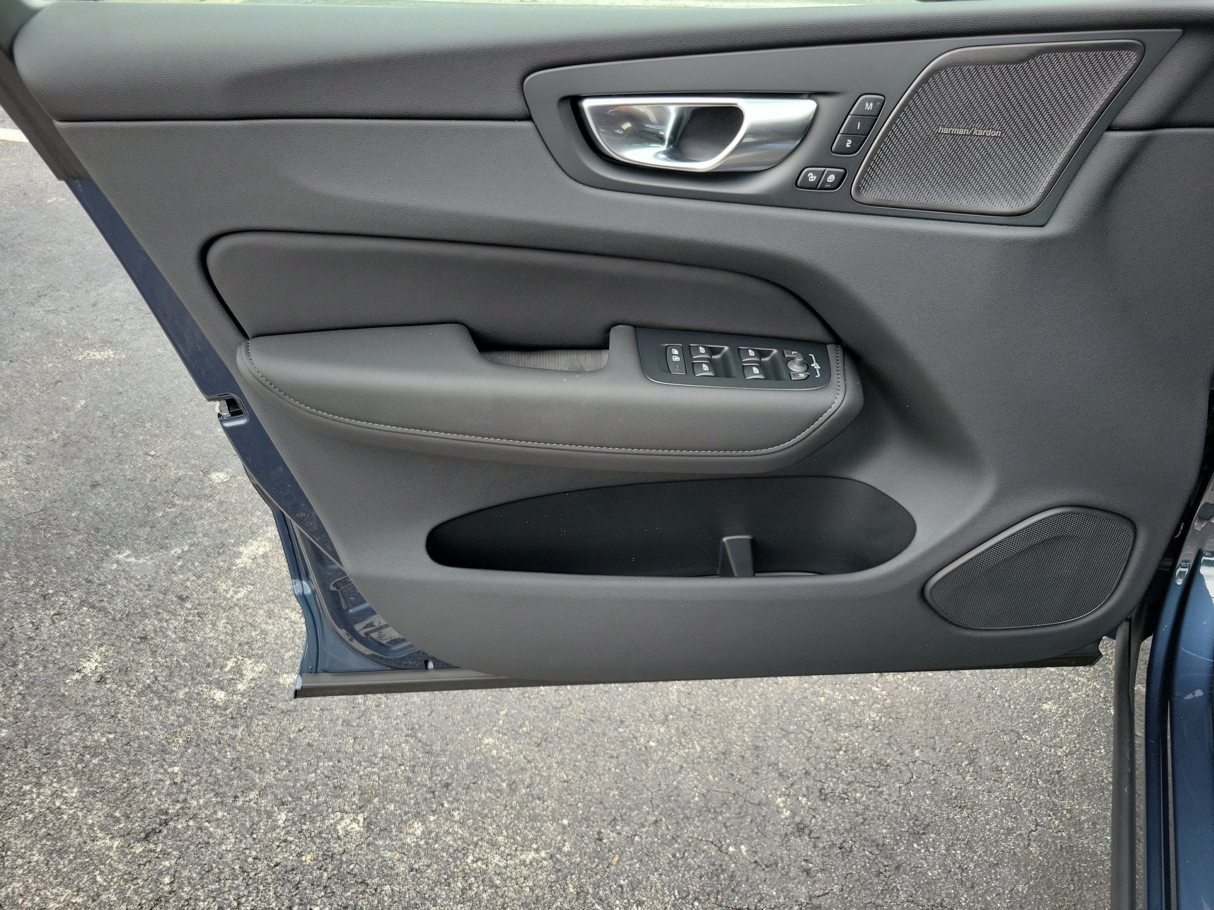 2027 Volvo XC60 Plus