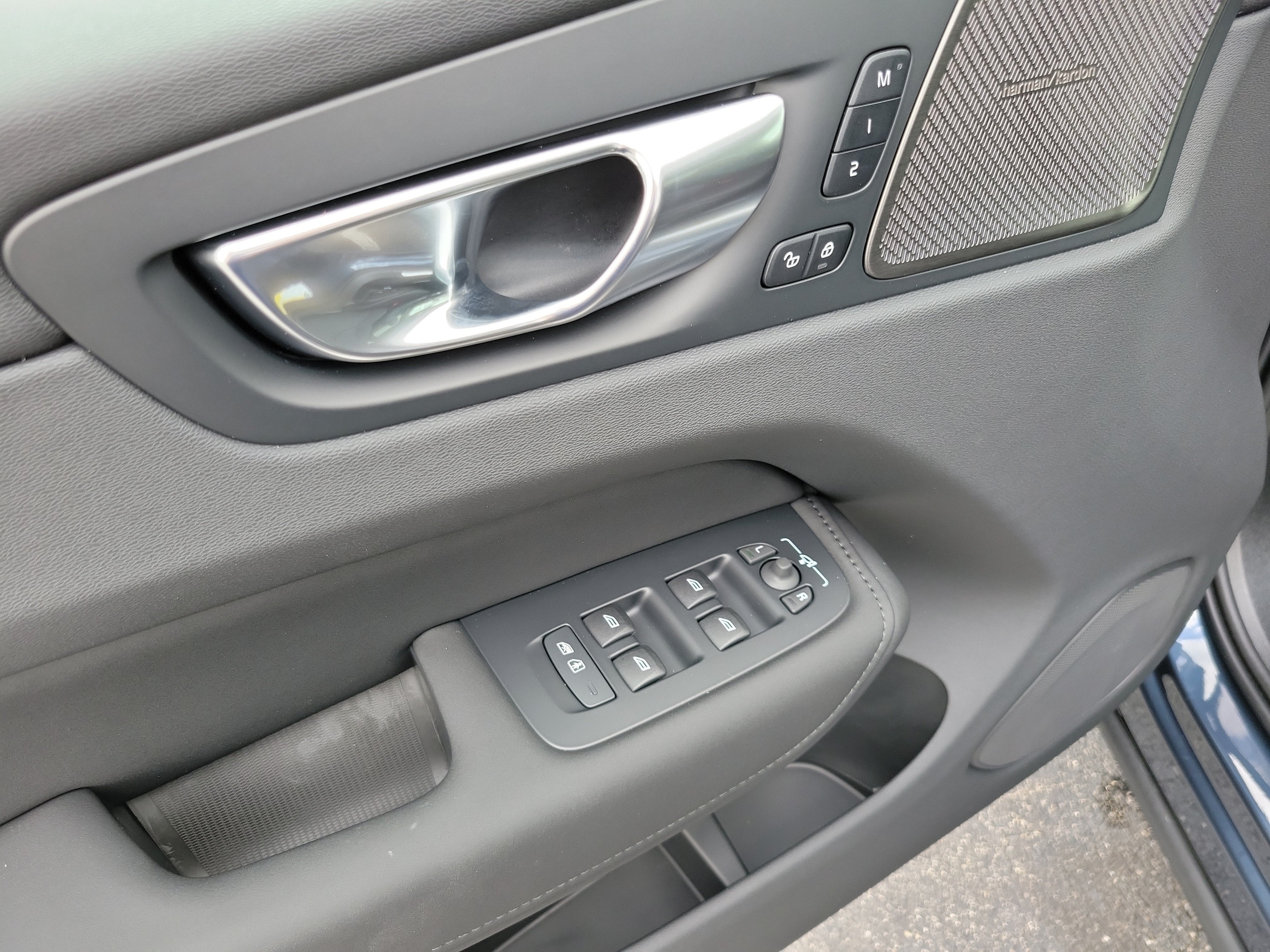 2027 Volvo XC60 Plus