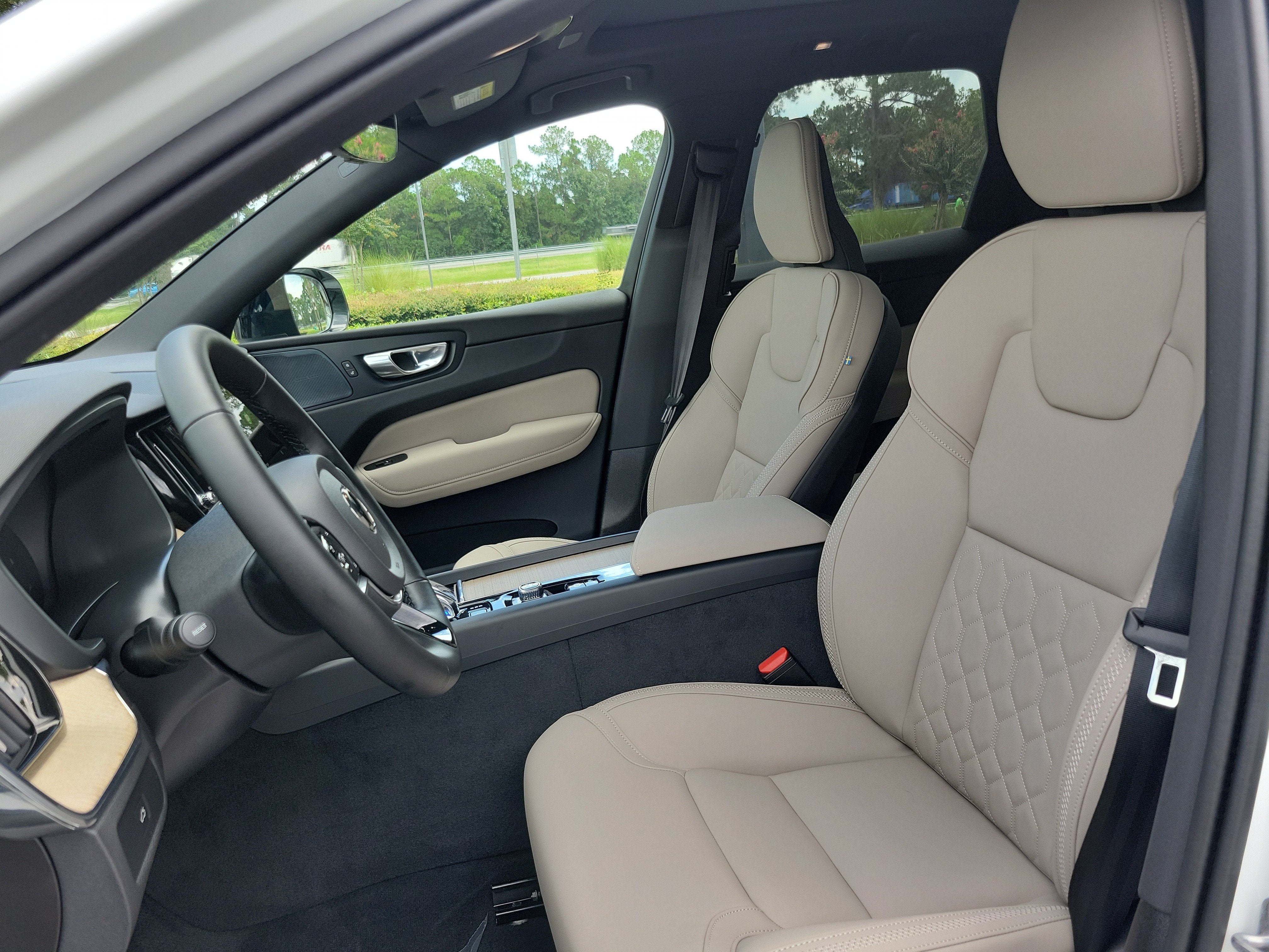 2027 Volvo XC60 Plus