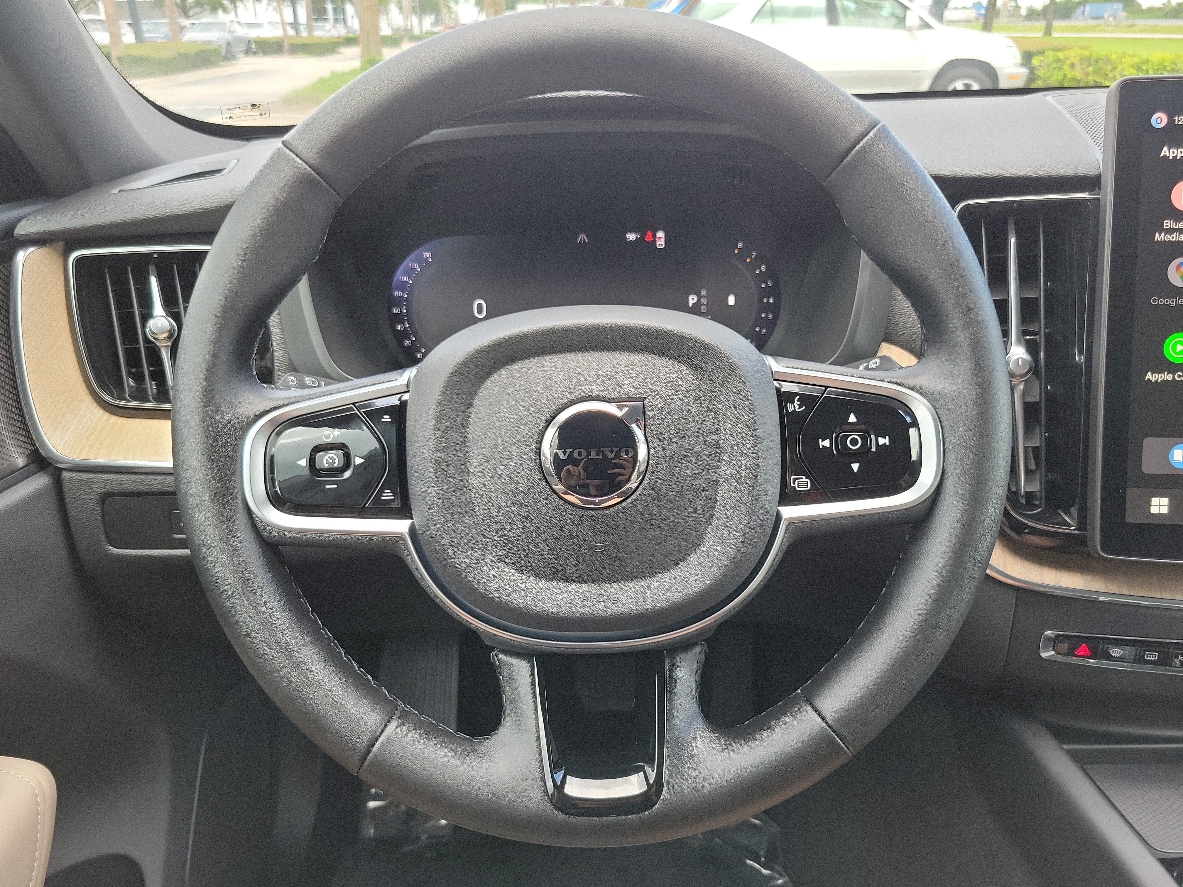 2027 Volvo XC60 Plus