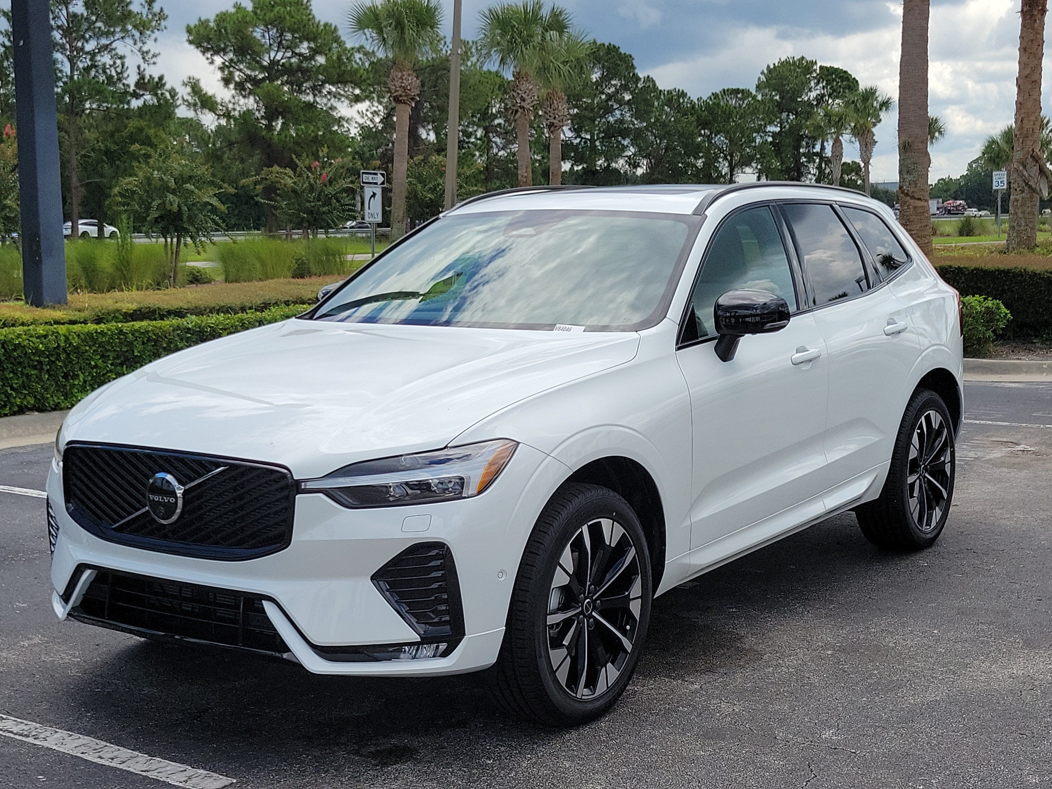 2027 Volvo XC60 Plus