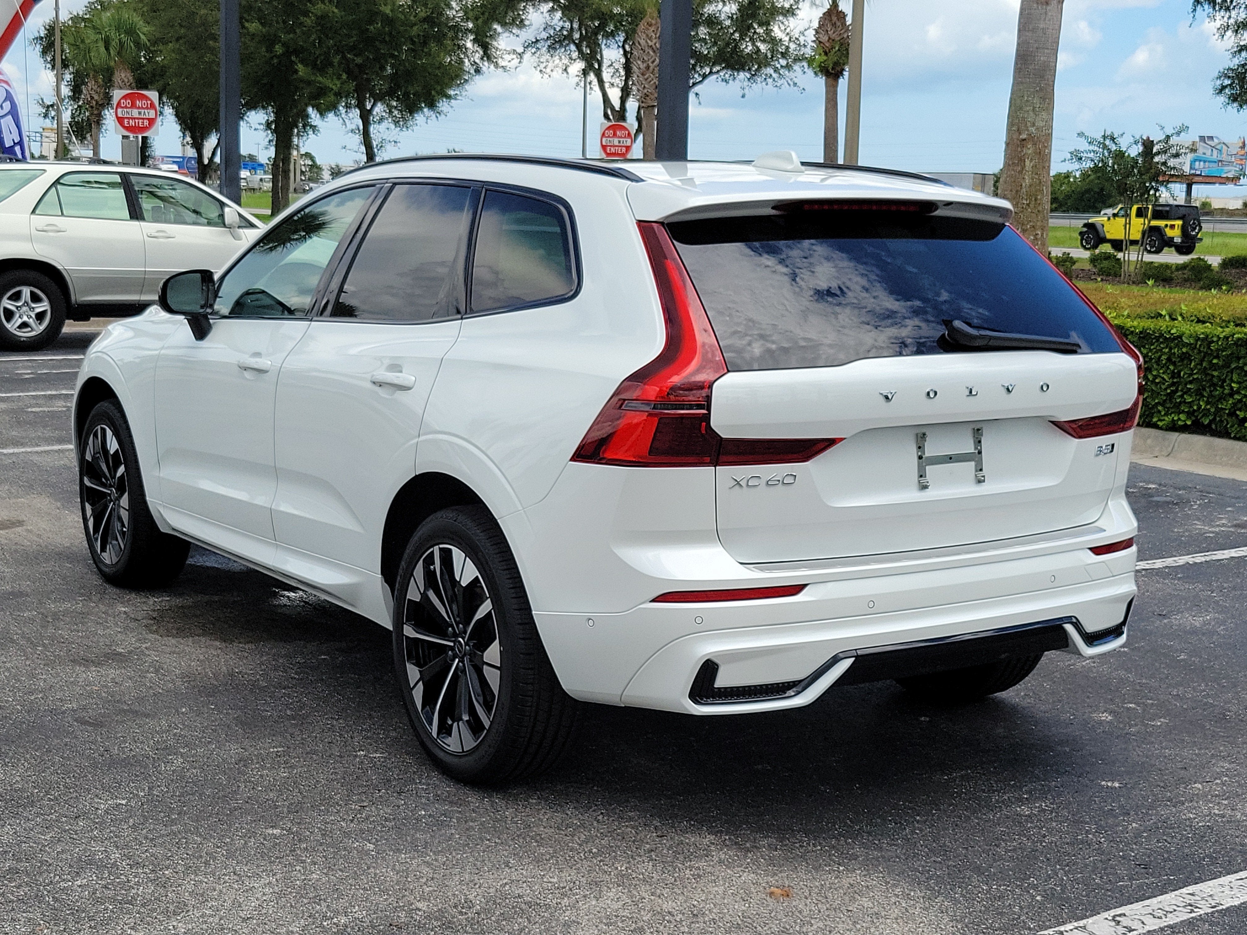 2027 Volvo XC60 Plus