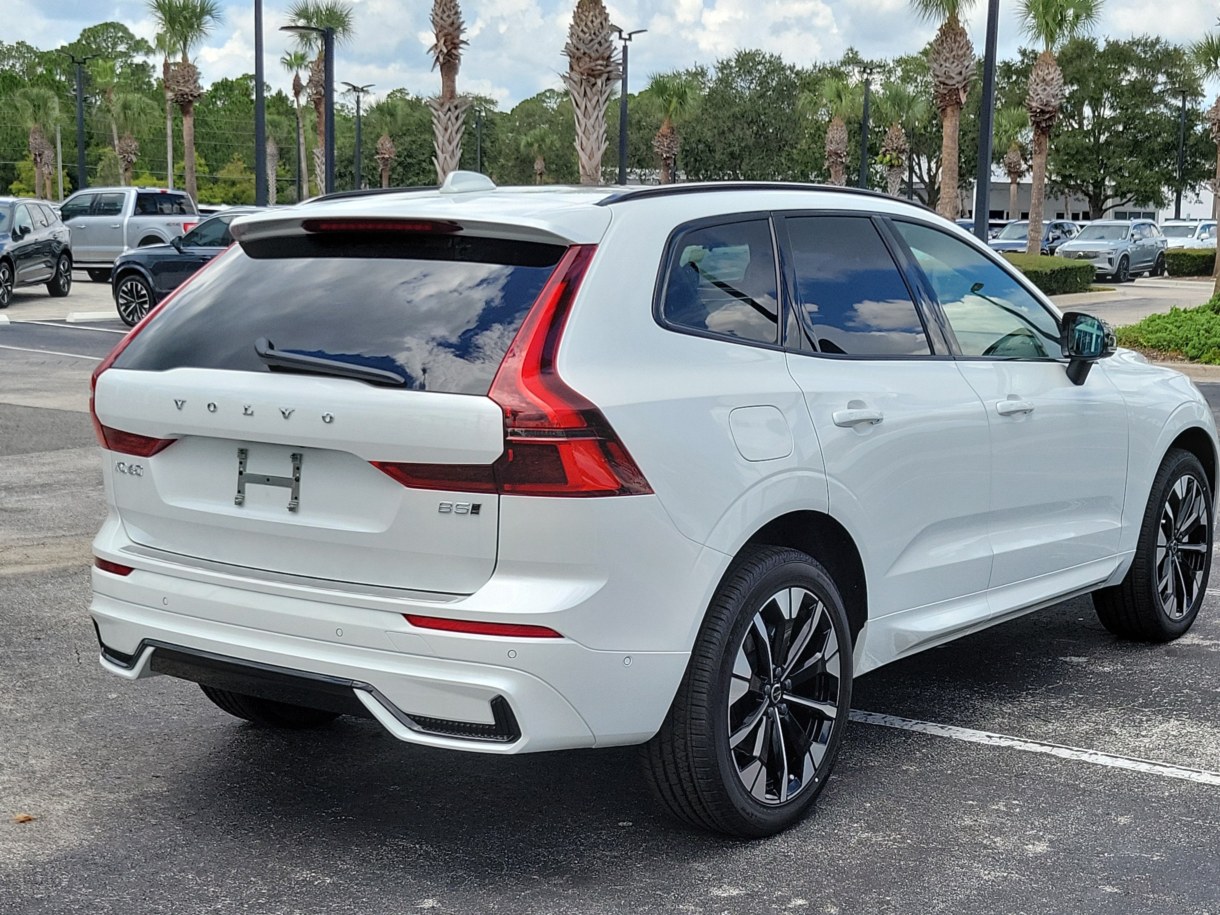 2027 Volvo XC60 Plus