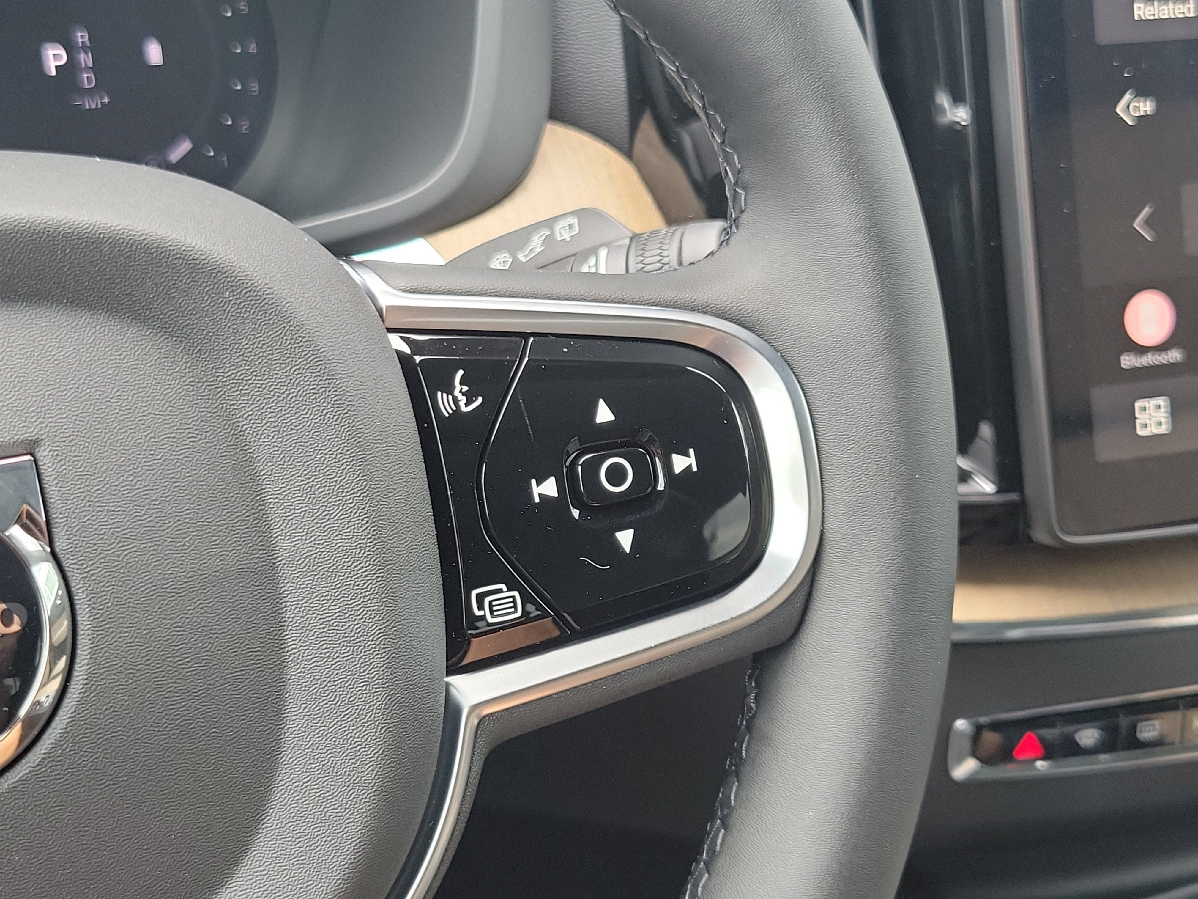 2027 Volvo XC60 Core
