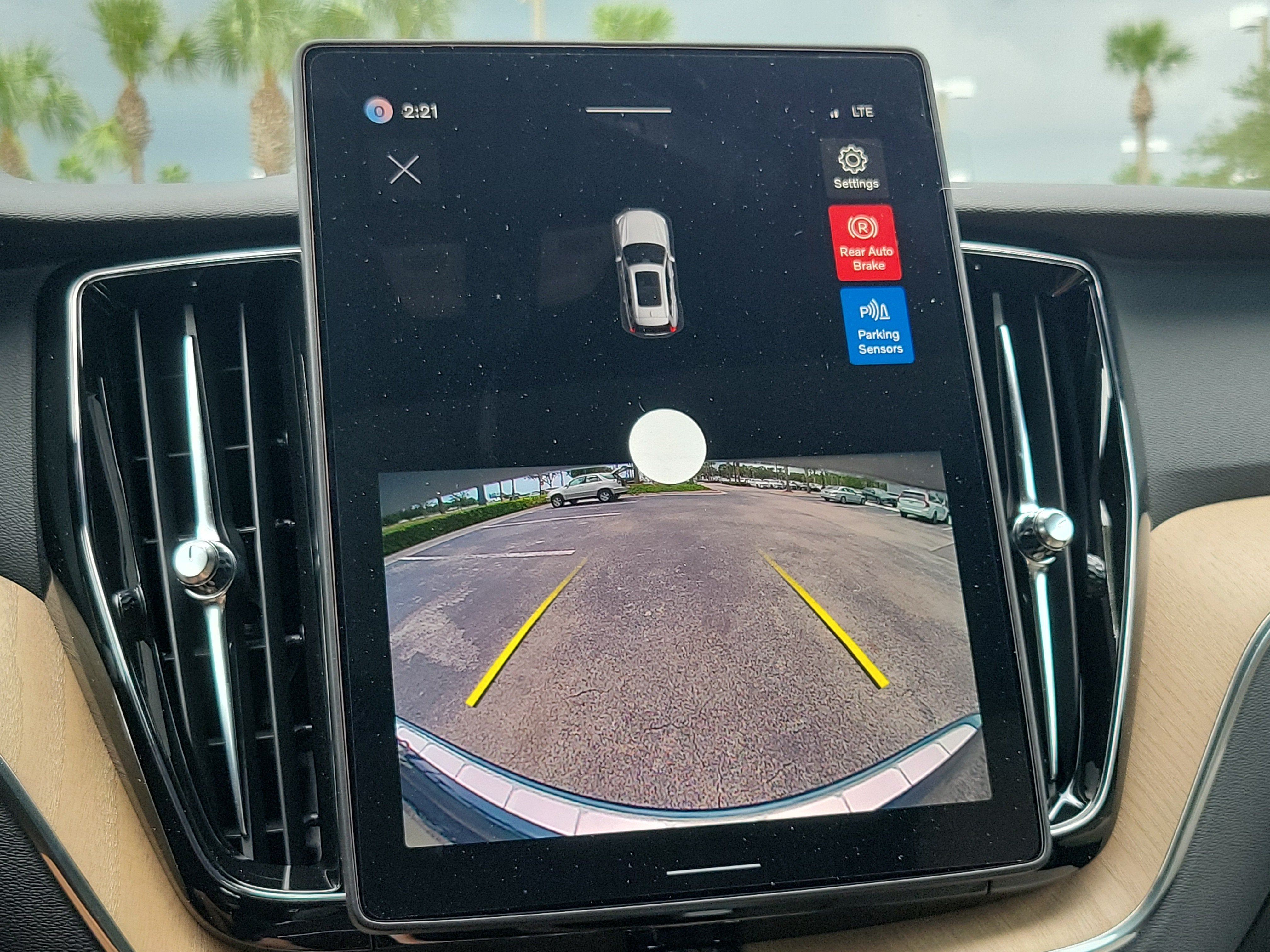 2027 Volvo XC60 Core