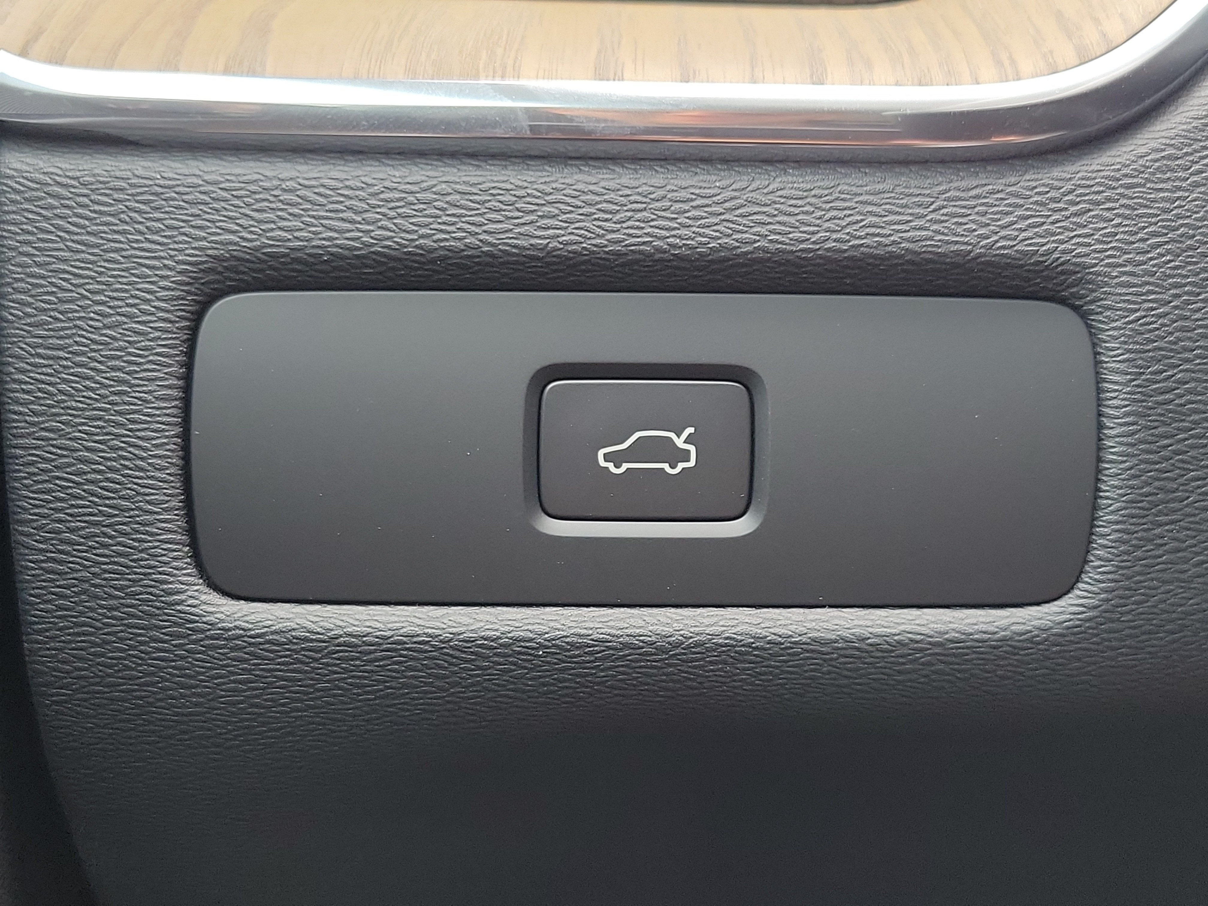 2027 Volvo XC60 Core