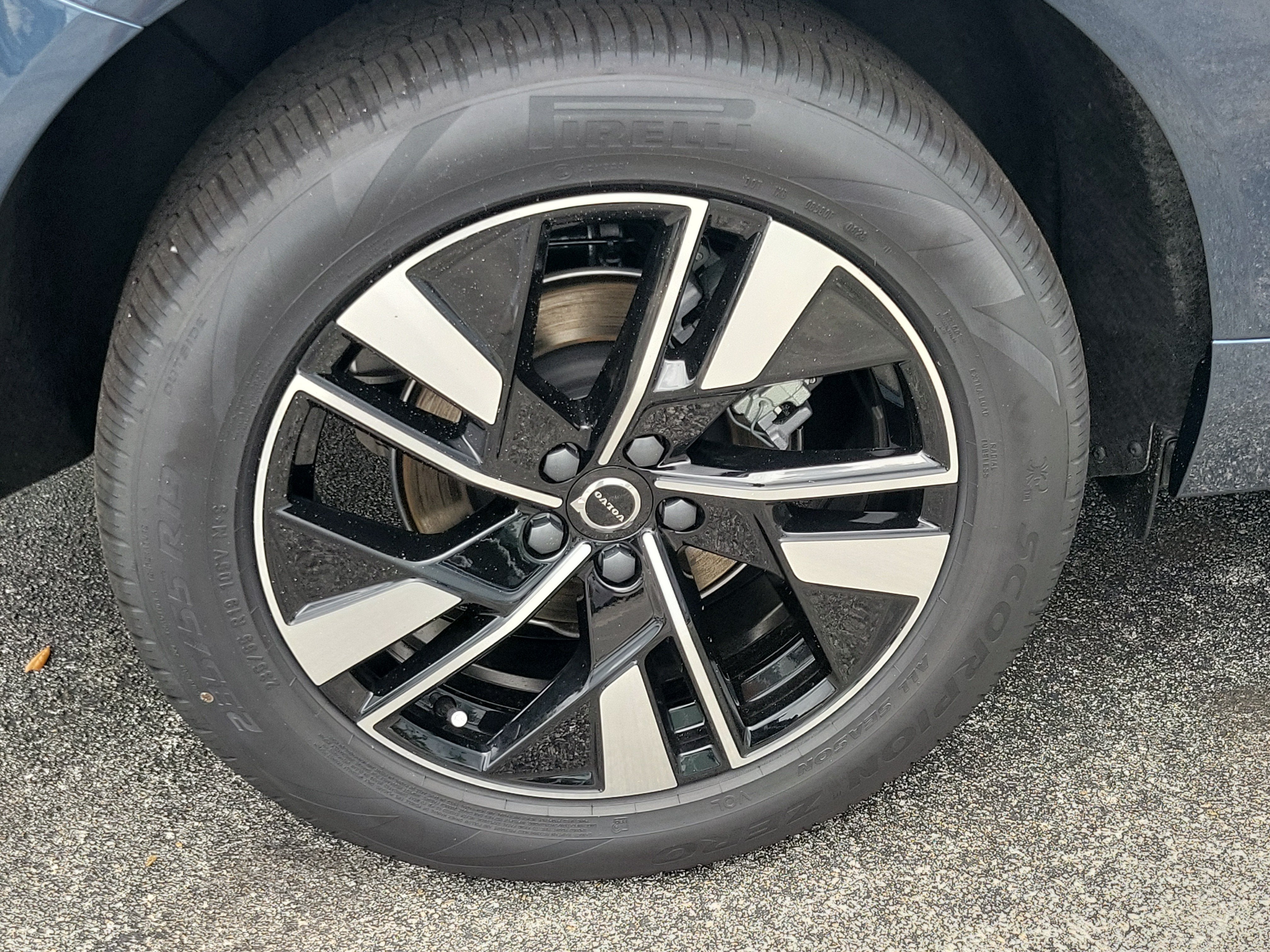 2027 Volvo XC60 Core