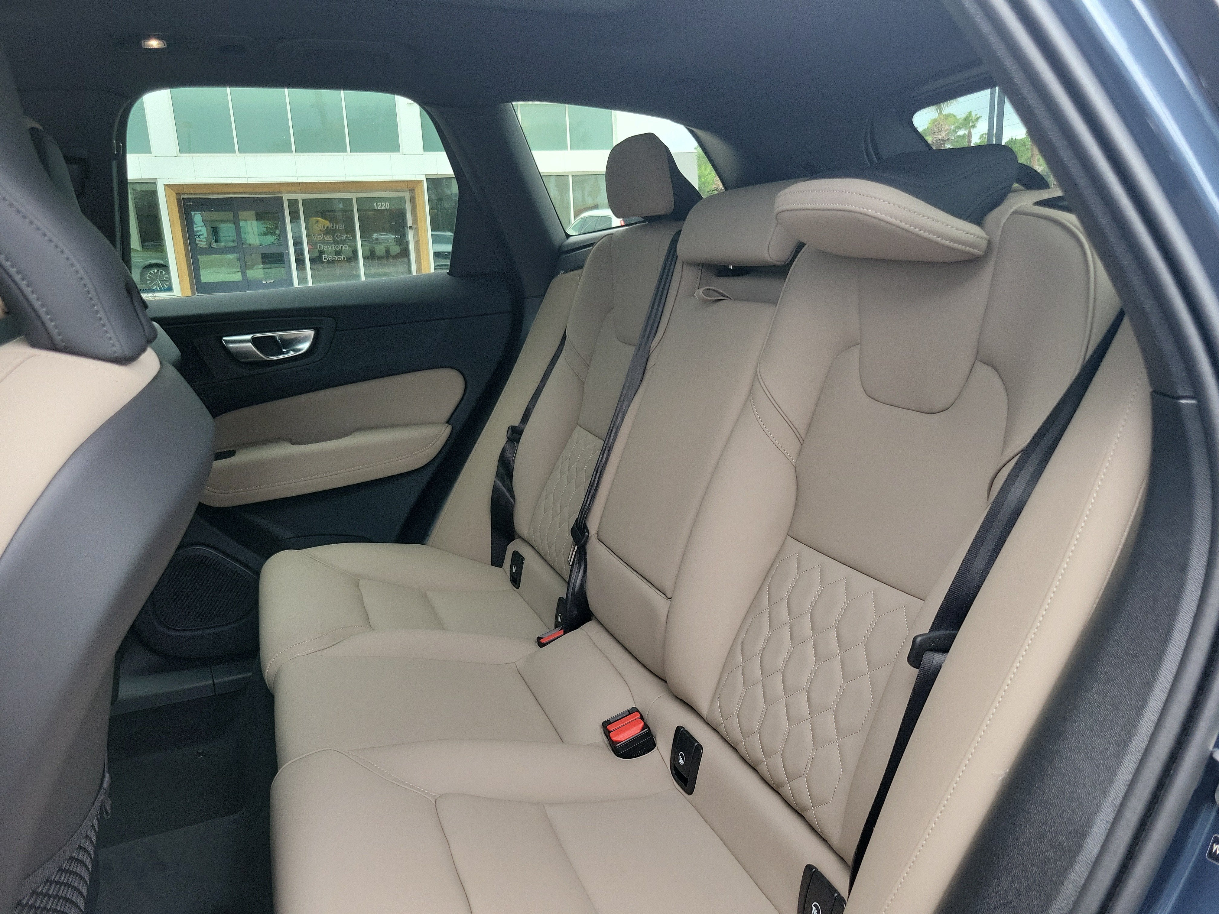 2027 Volvo XC60 Core