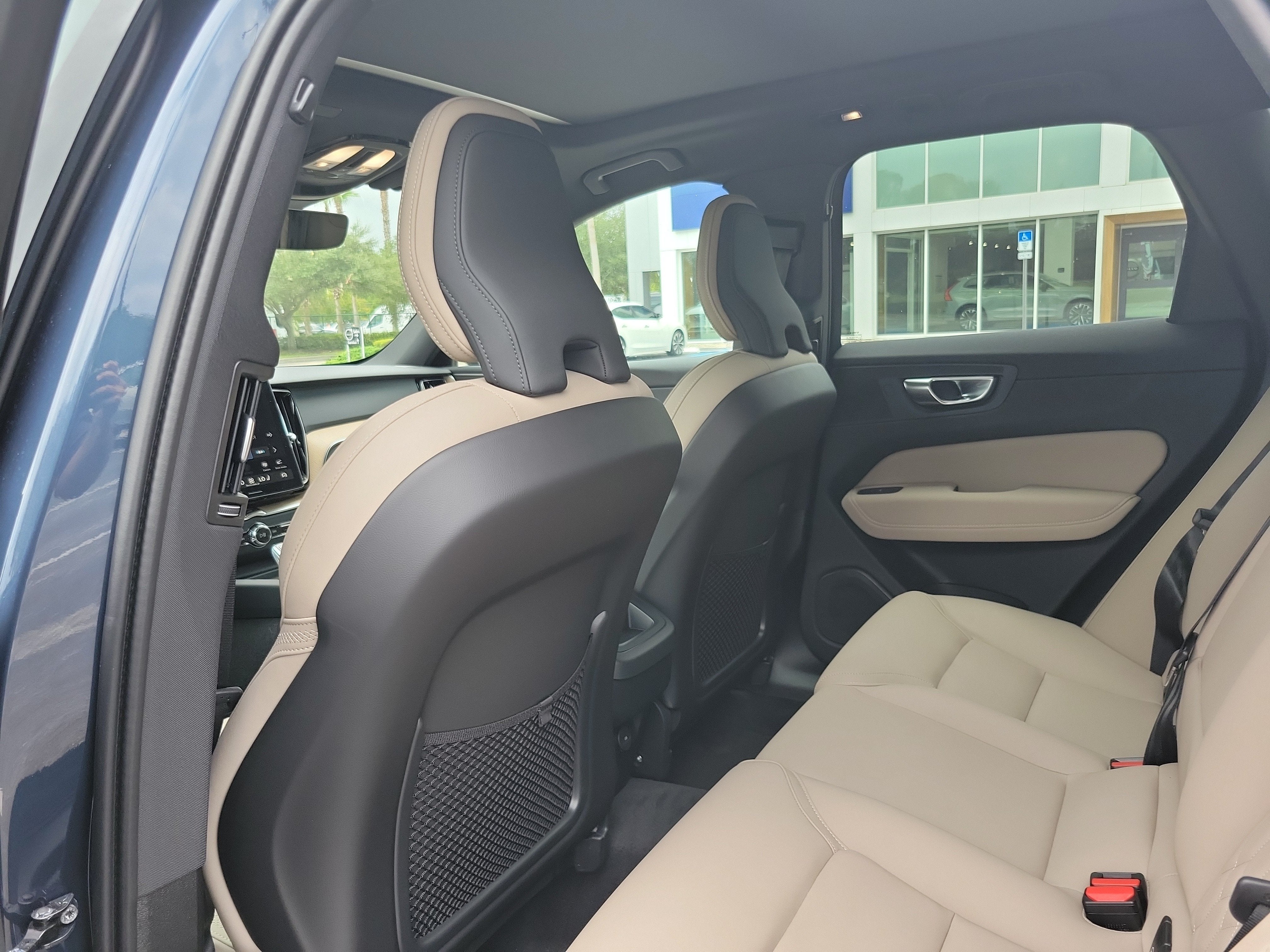 2027 Volvo XC60 Core