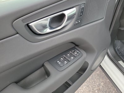 2027 Volvo XC60 Core