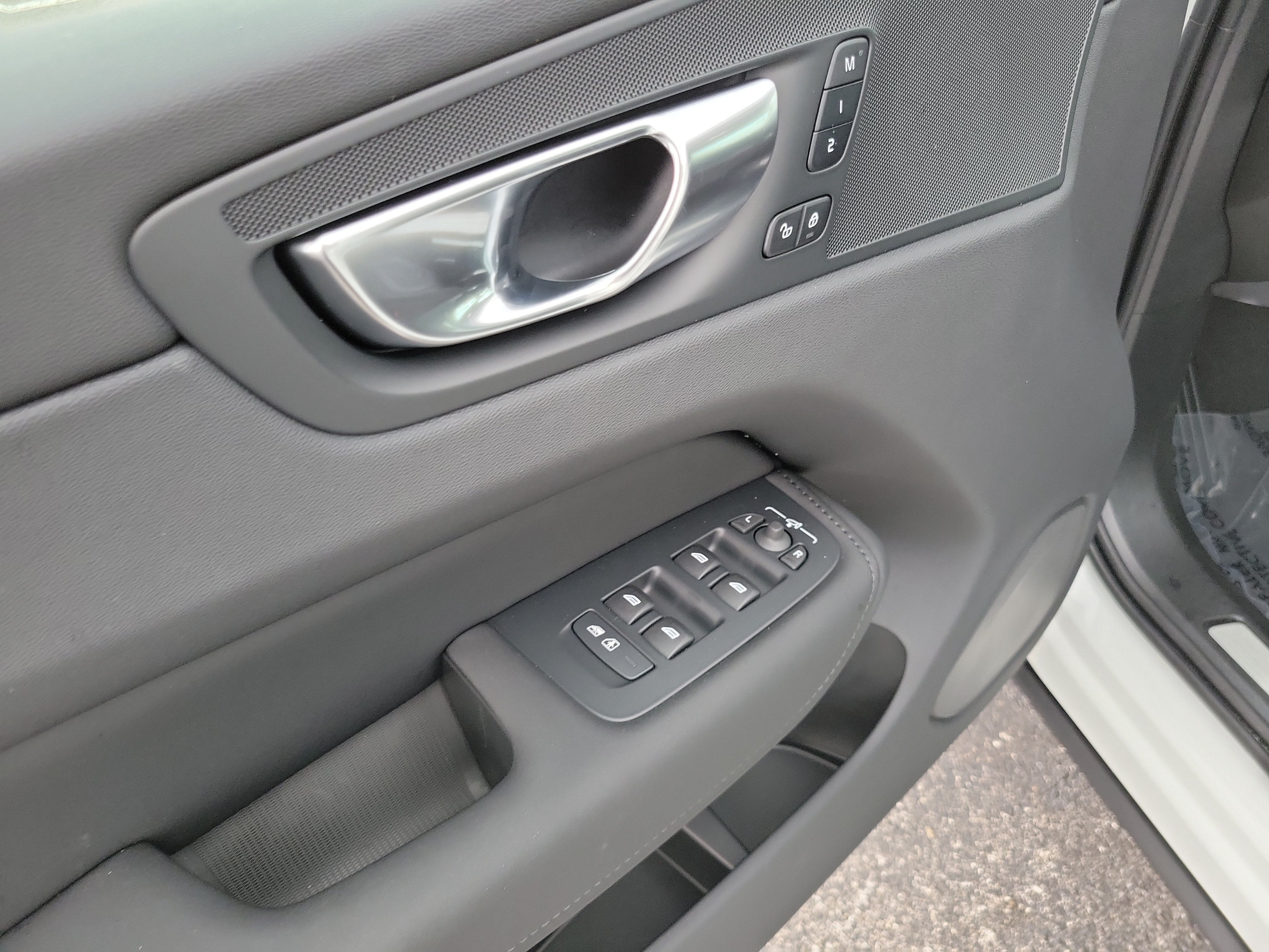 2027 Volvo XC60 Core