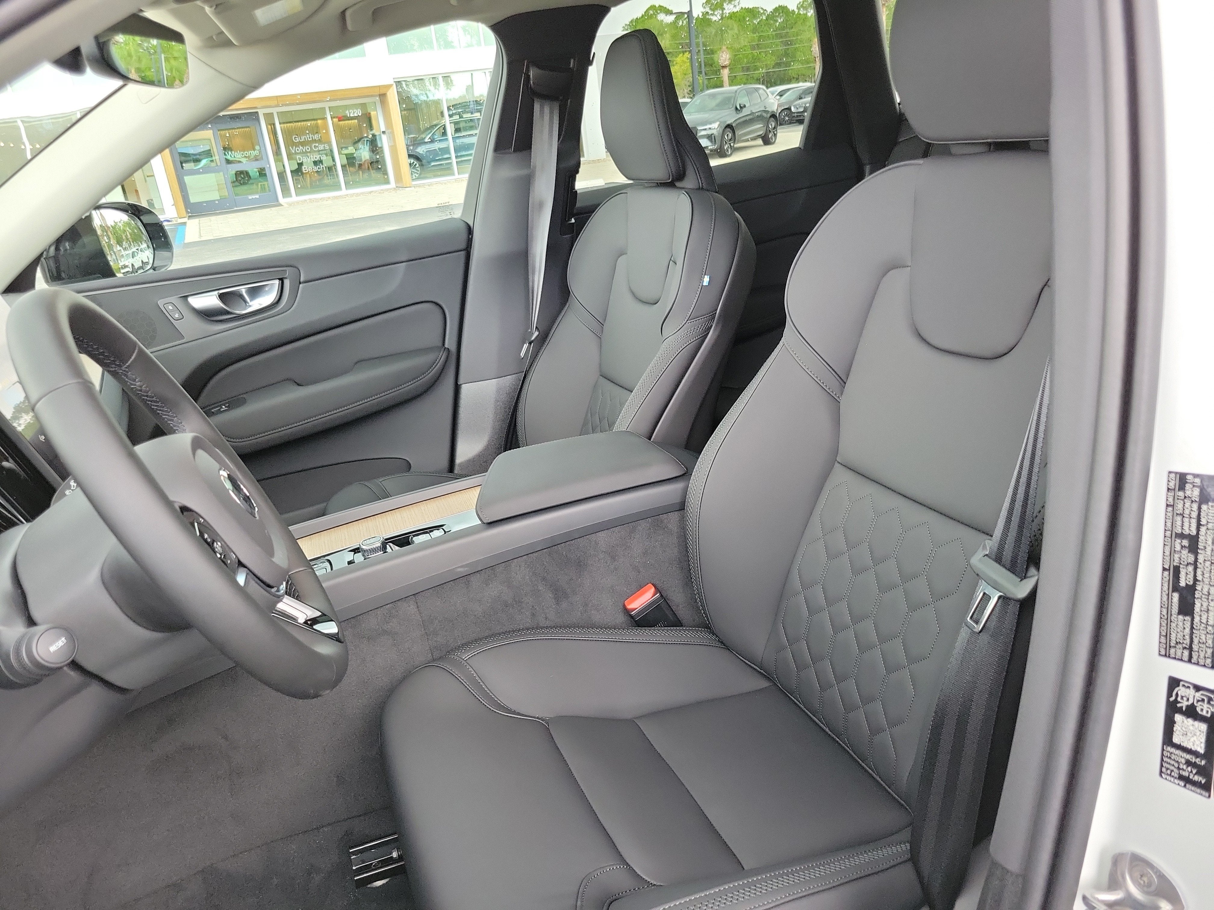 2027 Volvo XC60 Core