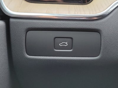 2027 Volvo XC60 Core