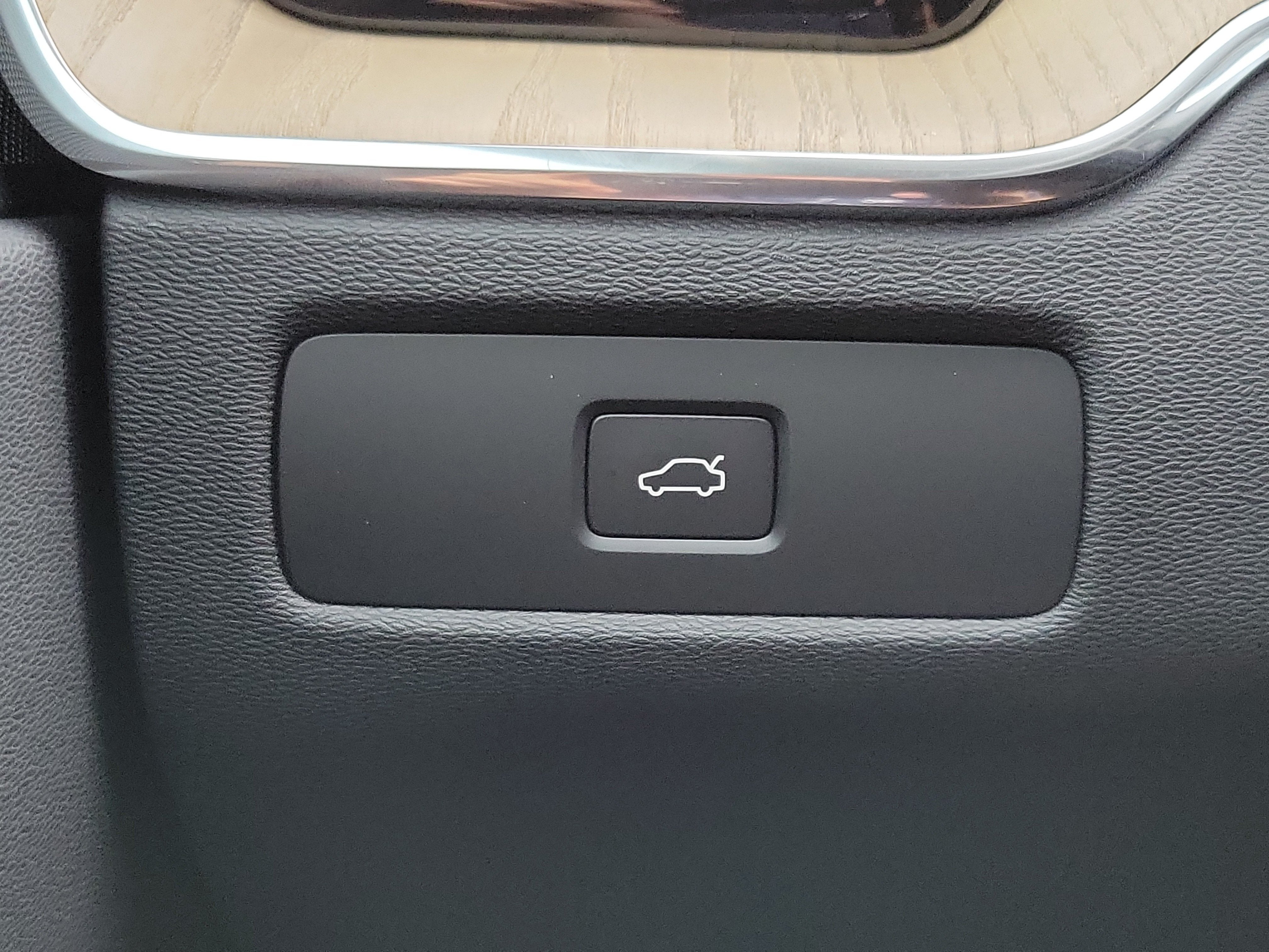 2027 Volvo XC60 Core