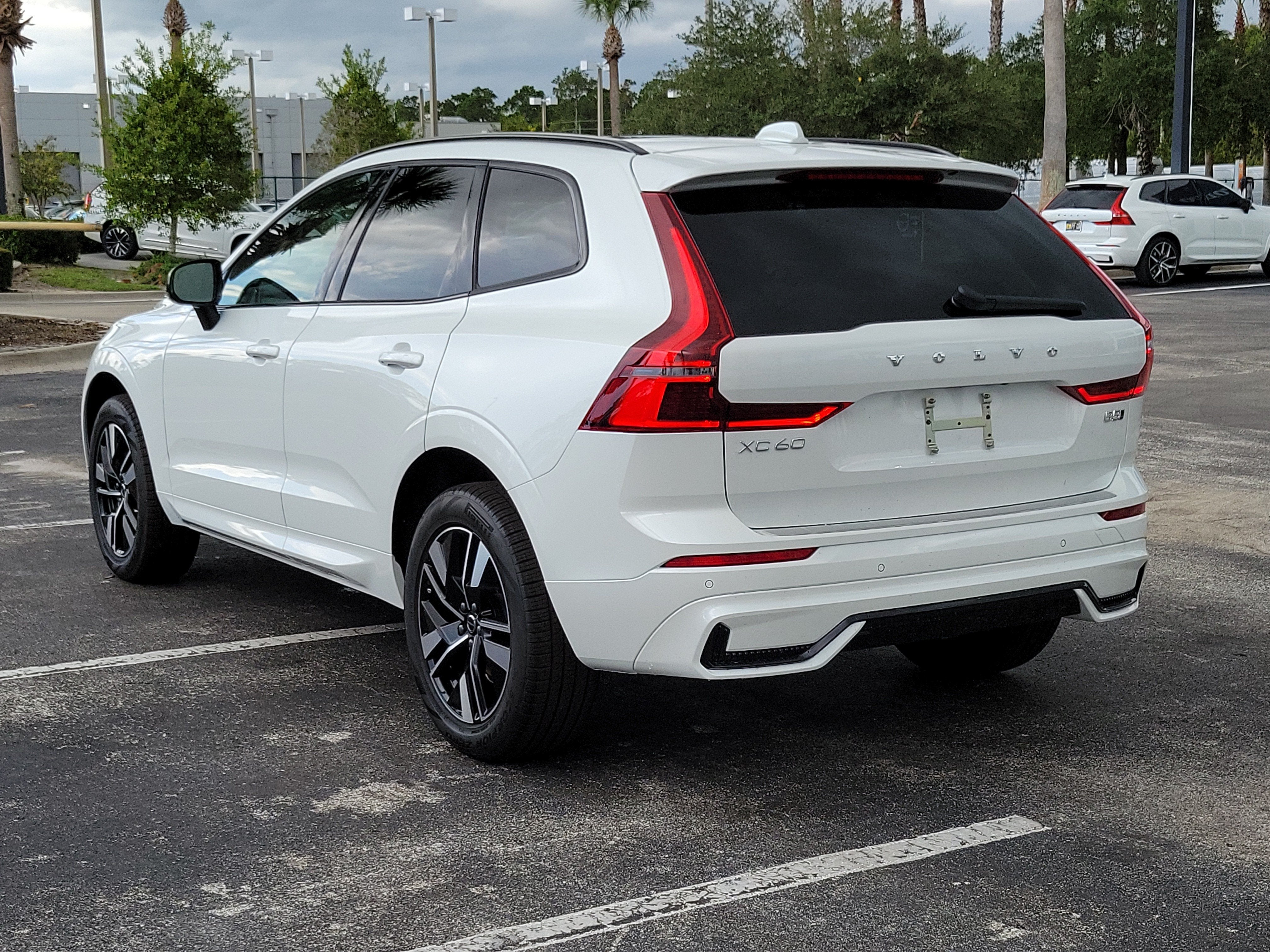 2027 Volvo XC60 Core