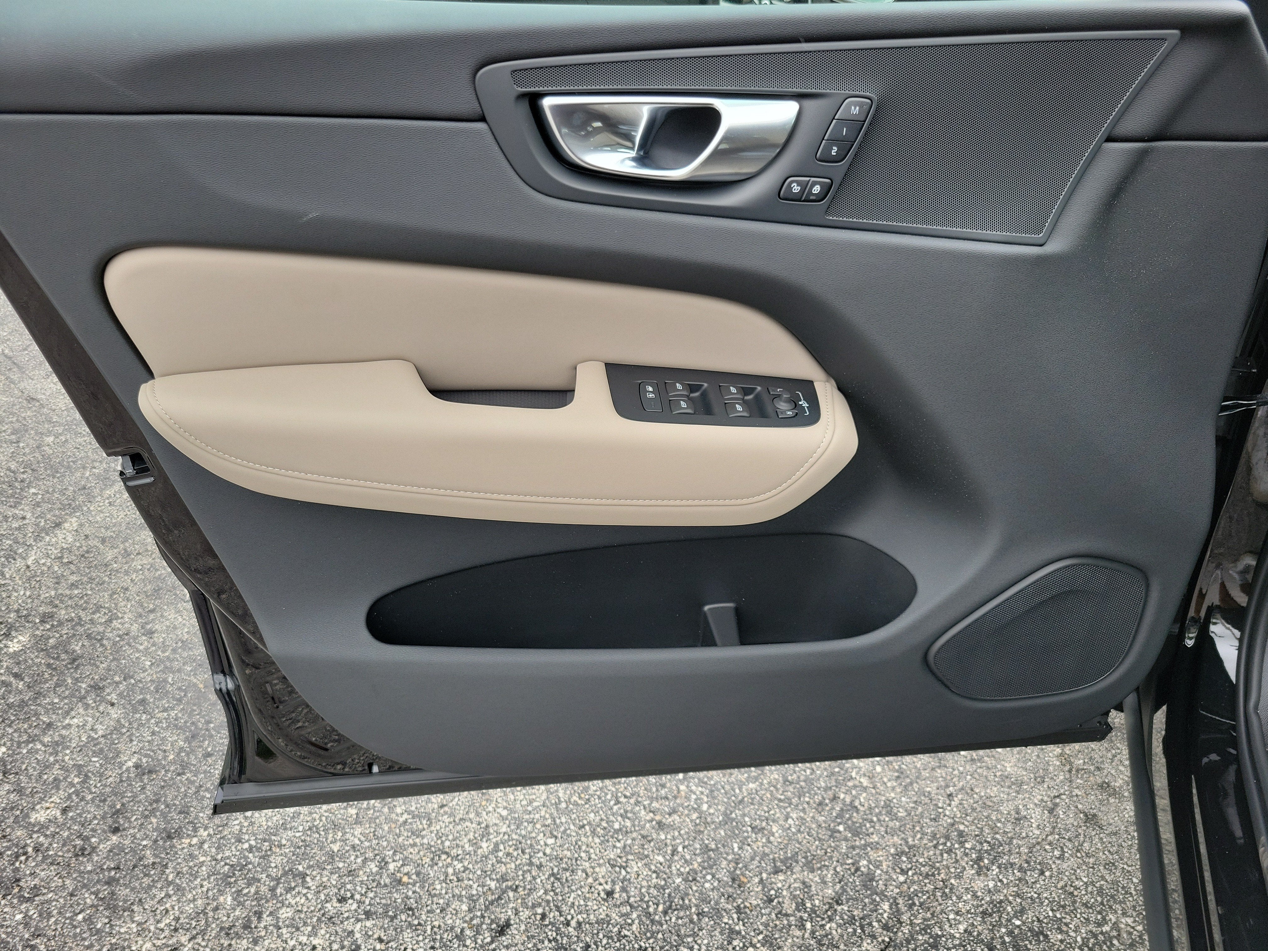 2027 Volvo XC60 Core