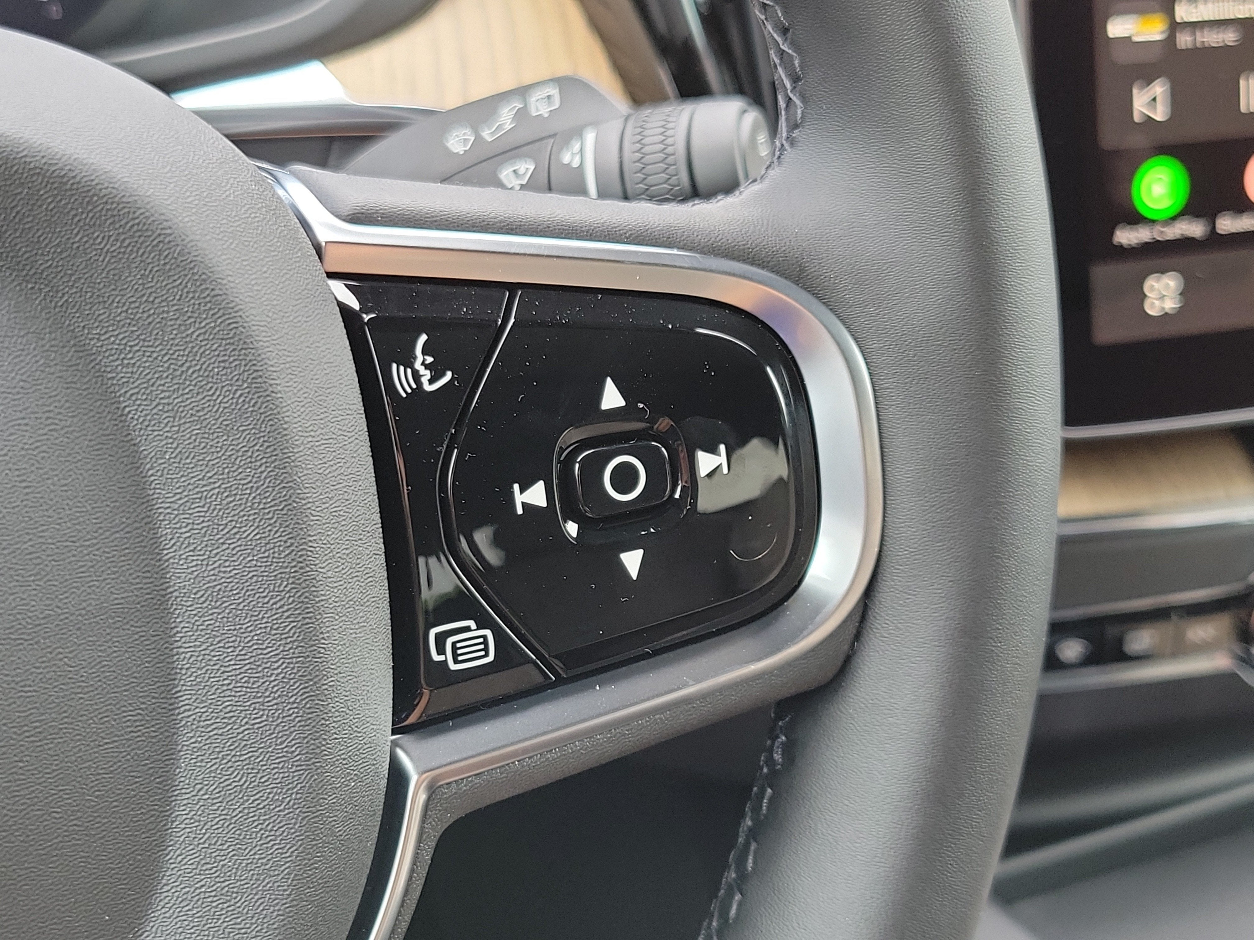 2027 Volvo XC60 Core