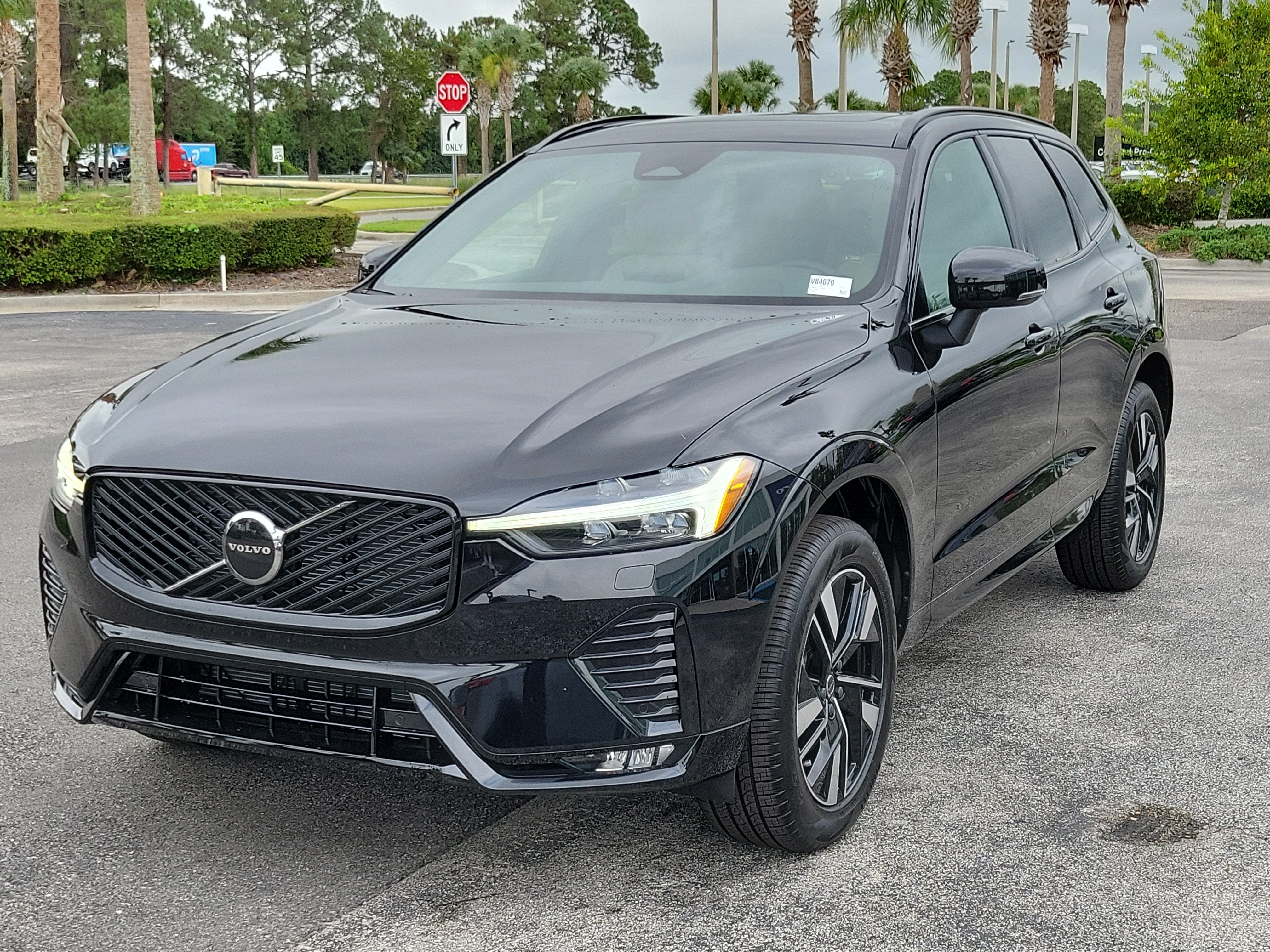 2027 Volvo XC60 Core