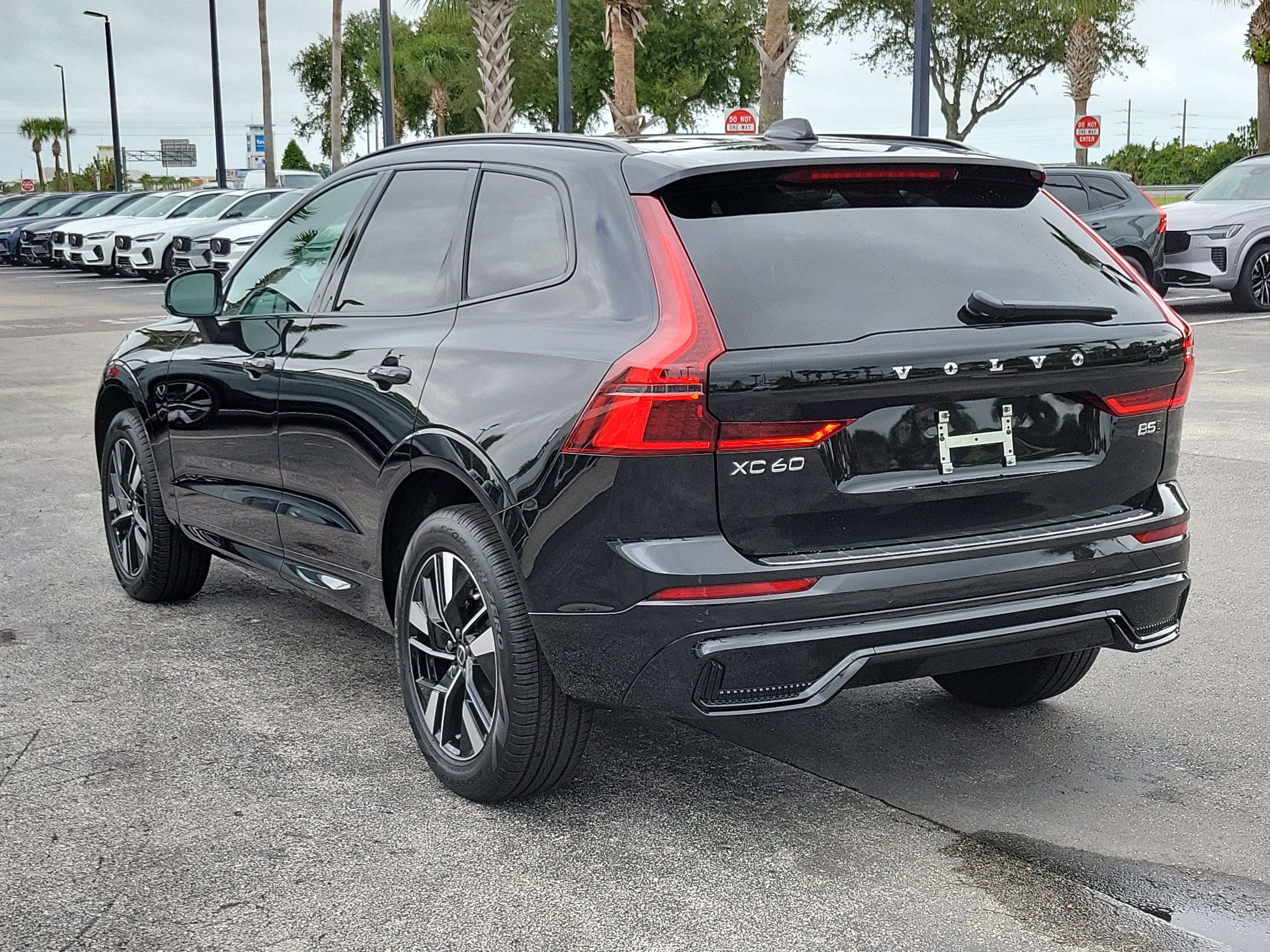 2027 Volvo XC60 Core