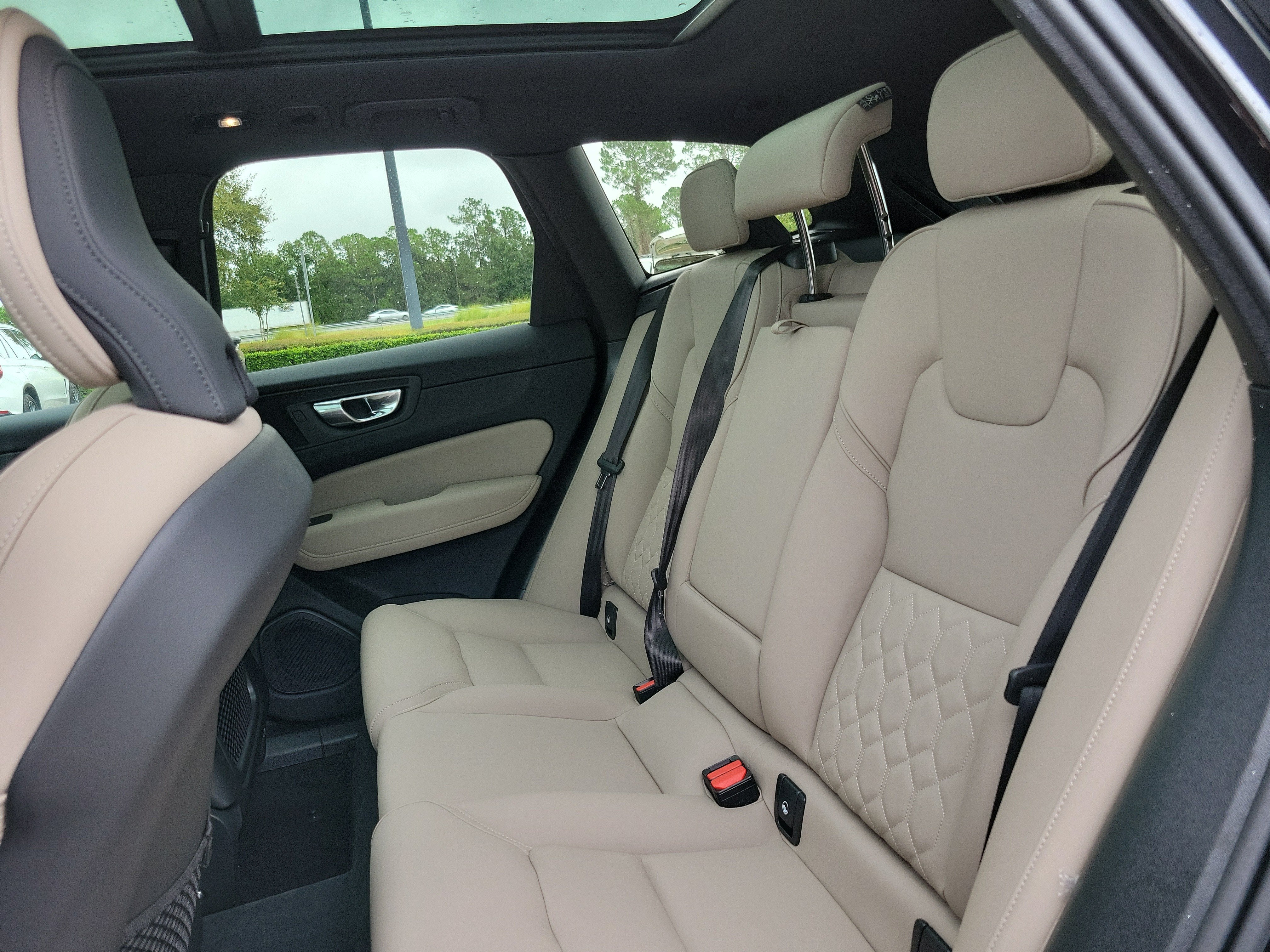 2027 Volvo XC60 Core