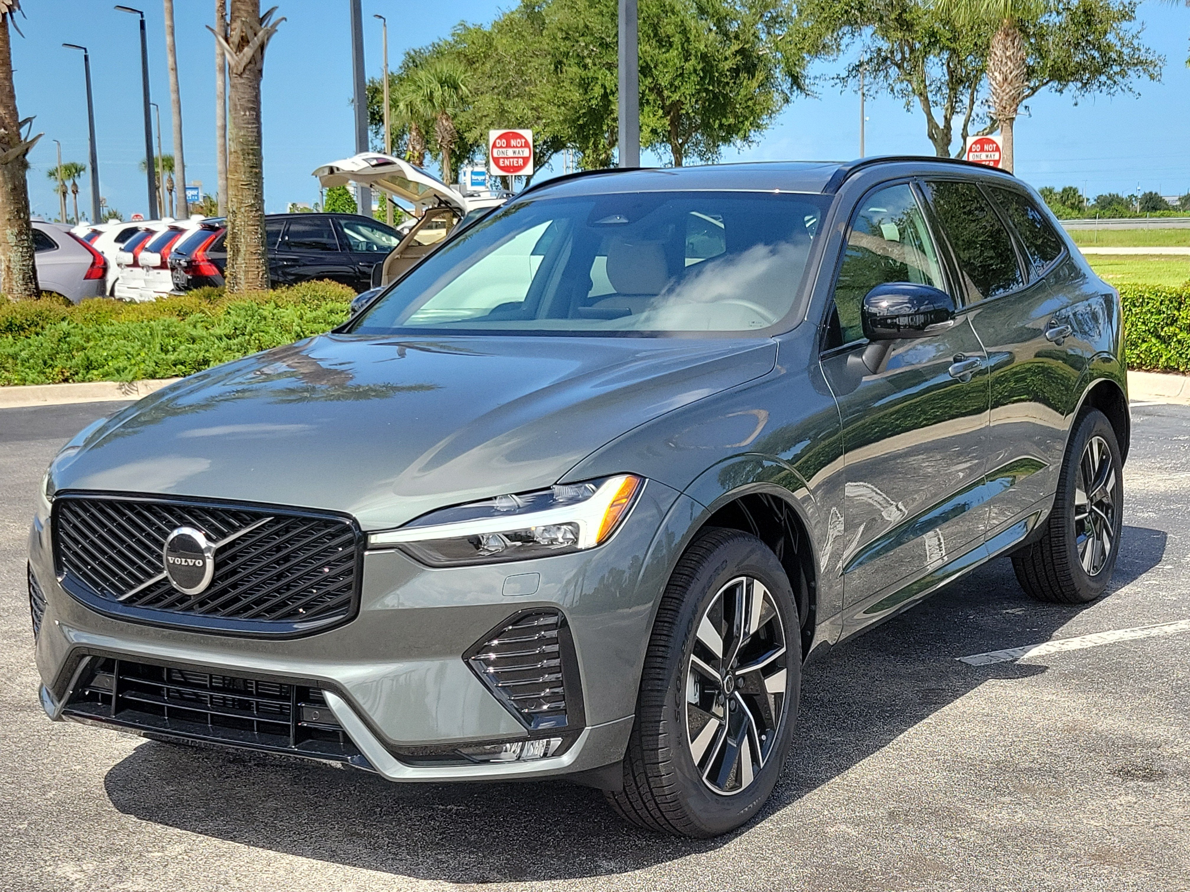 2027 Volvo XC60 Core