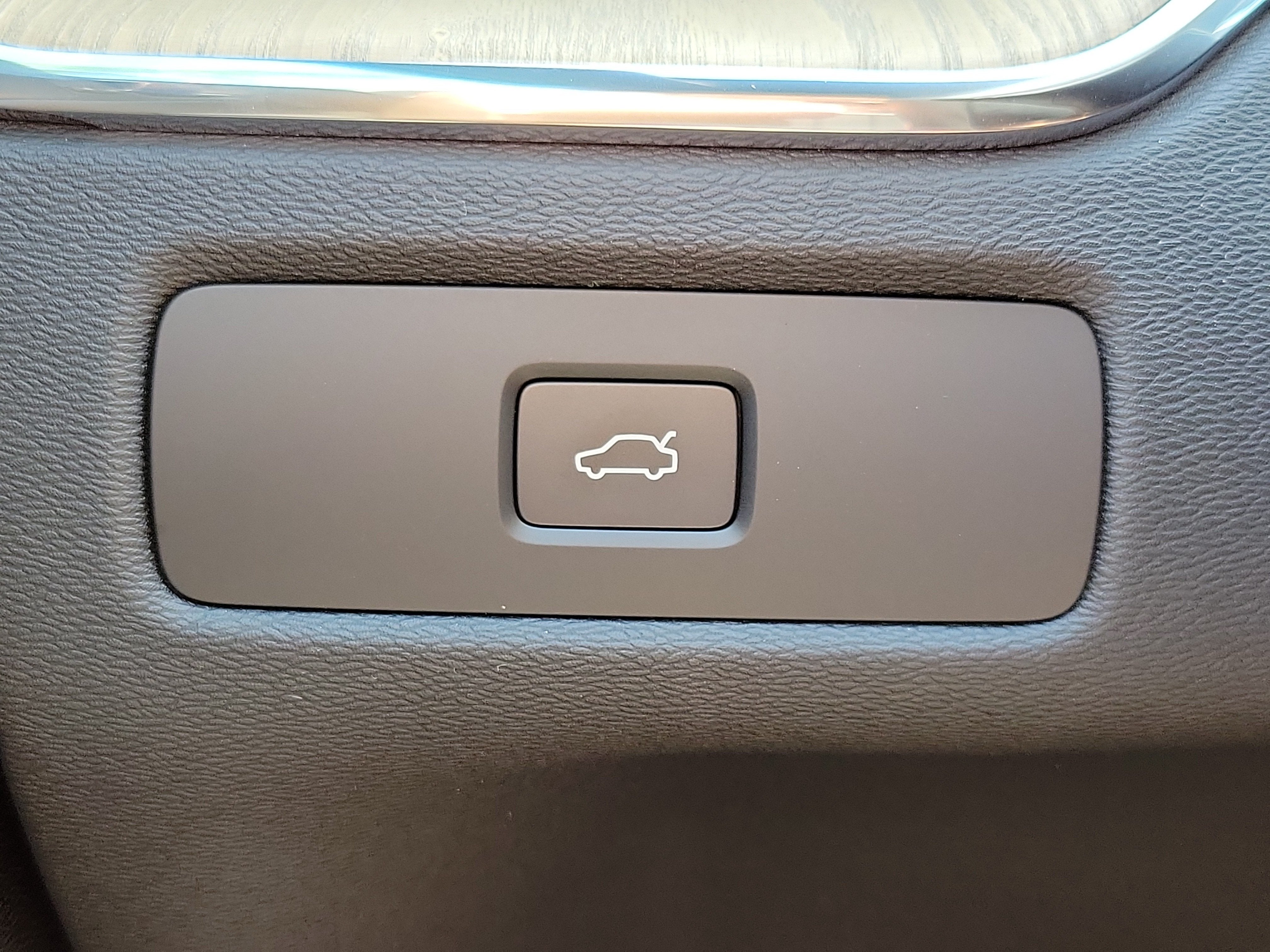 2027 Volvo XC60 Core