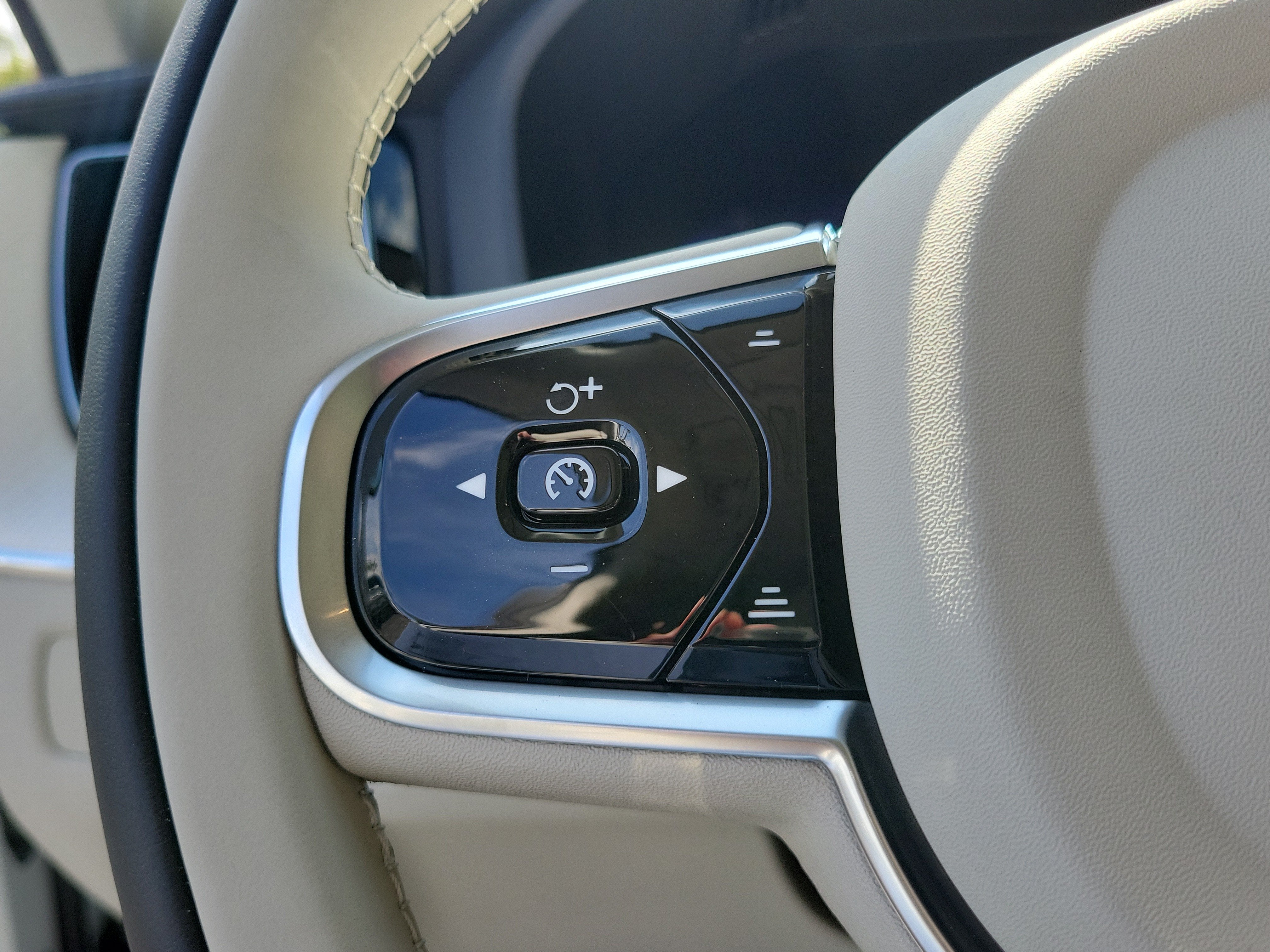 2027 Volvo XC60 Ultra