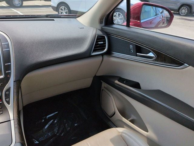2019 Lincoln Nautilus Select